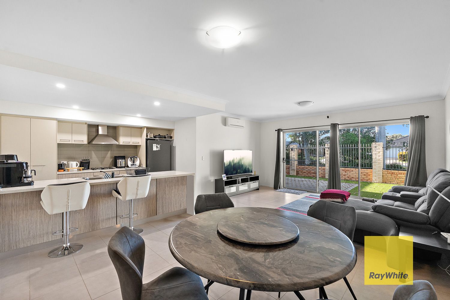 5/50 Suttor Drive — photo 4 of 14