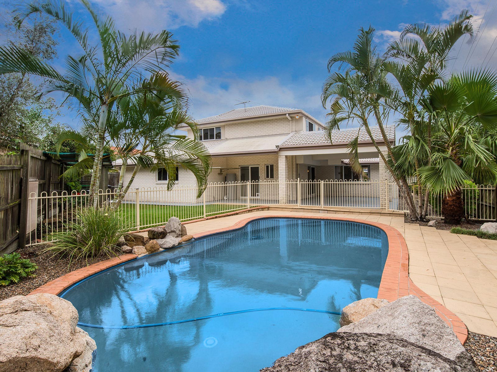 7 Egert Court, Carindale, QLD 4152