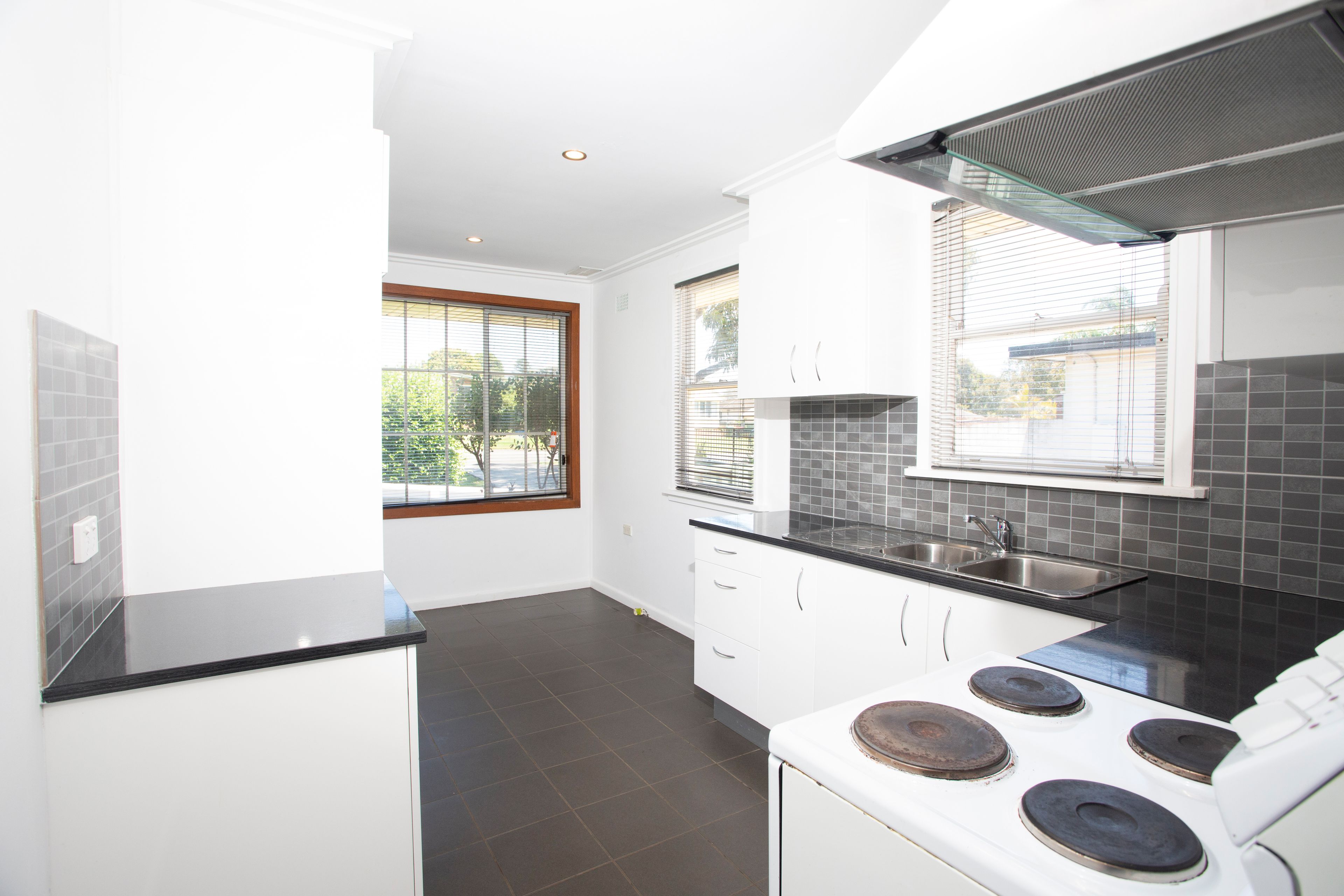 79 King Street, Warilla, NSW 2528