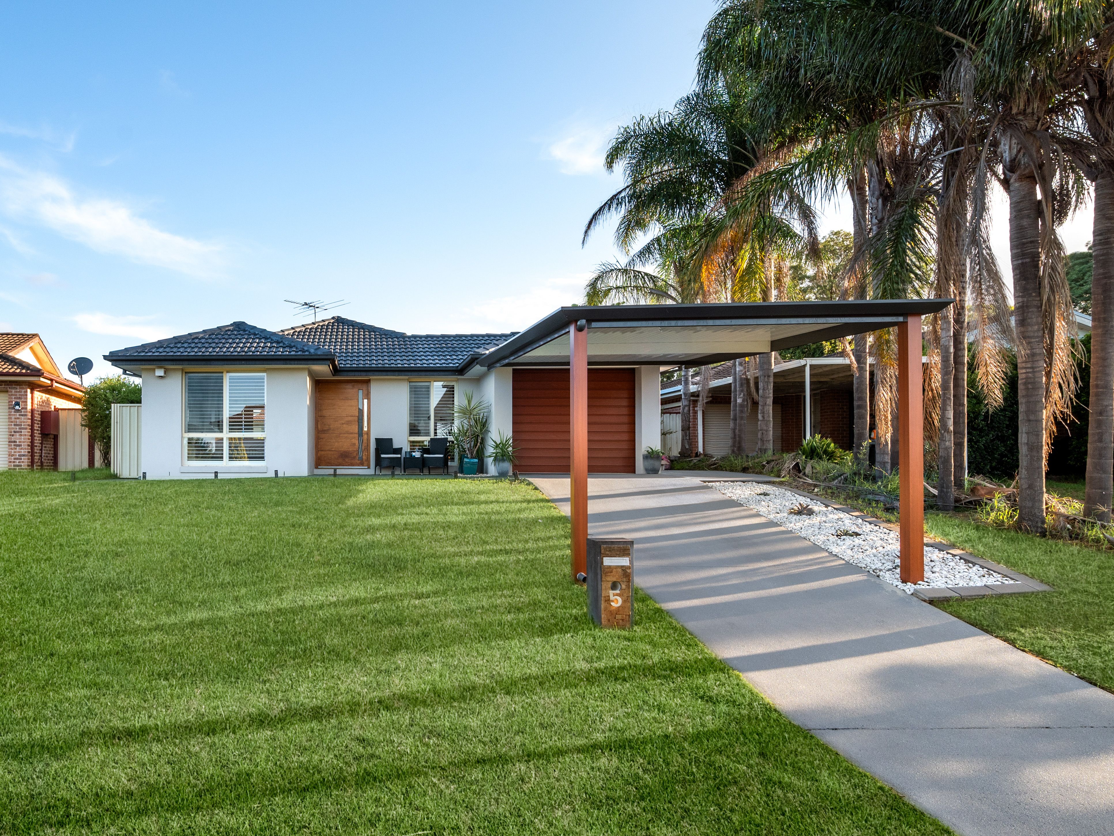 5 Spence Place, St Helens Park, NSW 2560