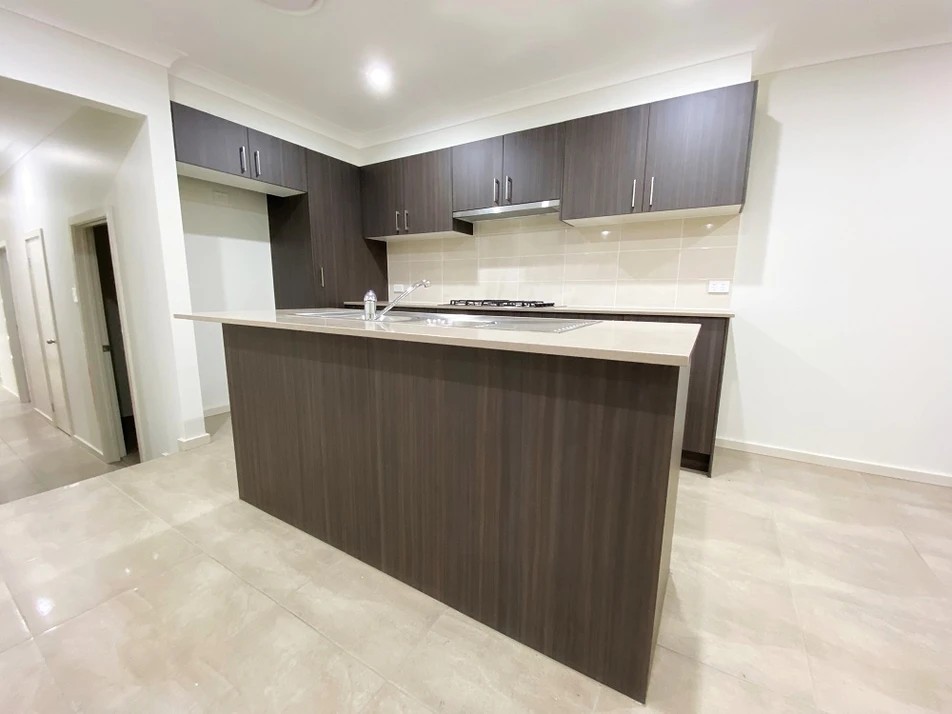 92 Poulton Terrace, Campbelltown, NSW 2560
