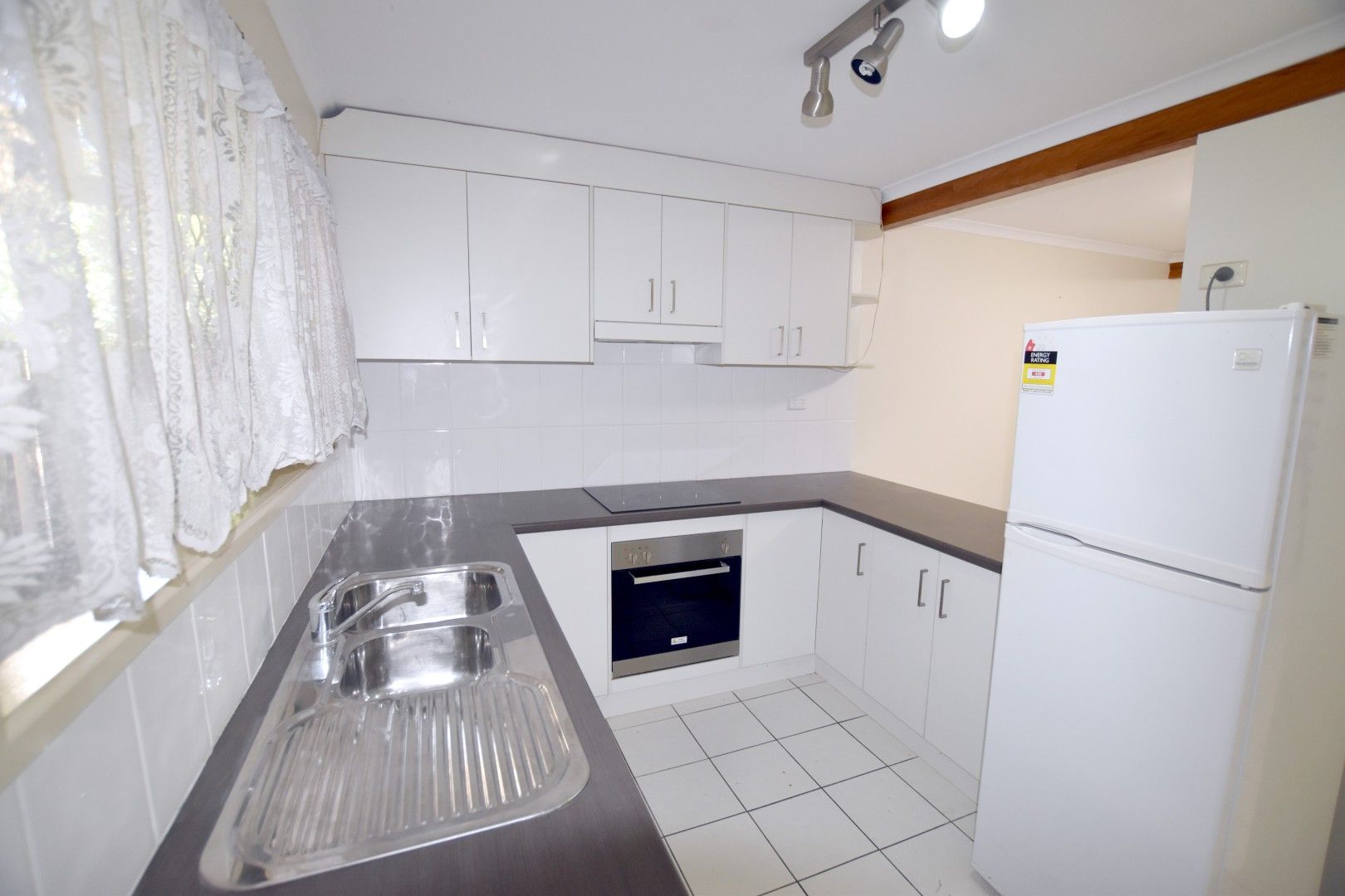 1/136 Oaka Lane, Gladstone Central, QLD 4680