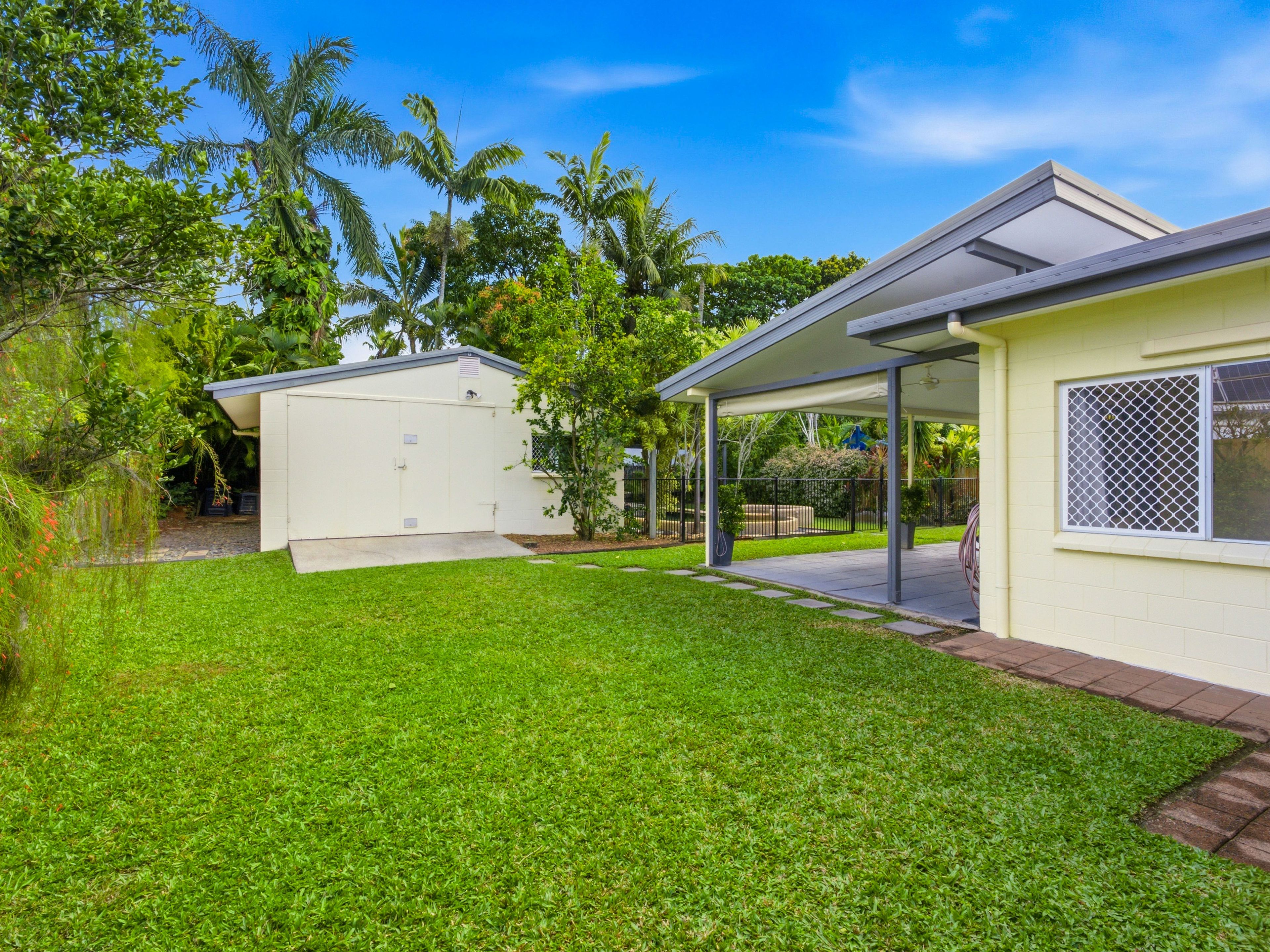 9 Coolangatta Close — photo 12 of 18