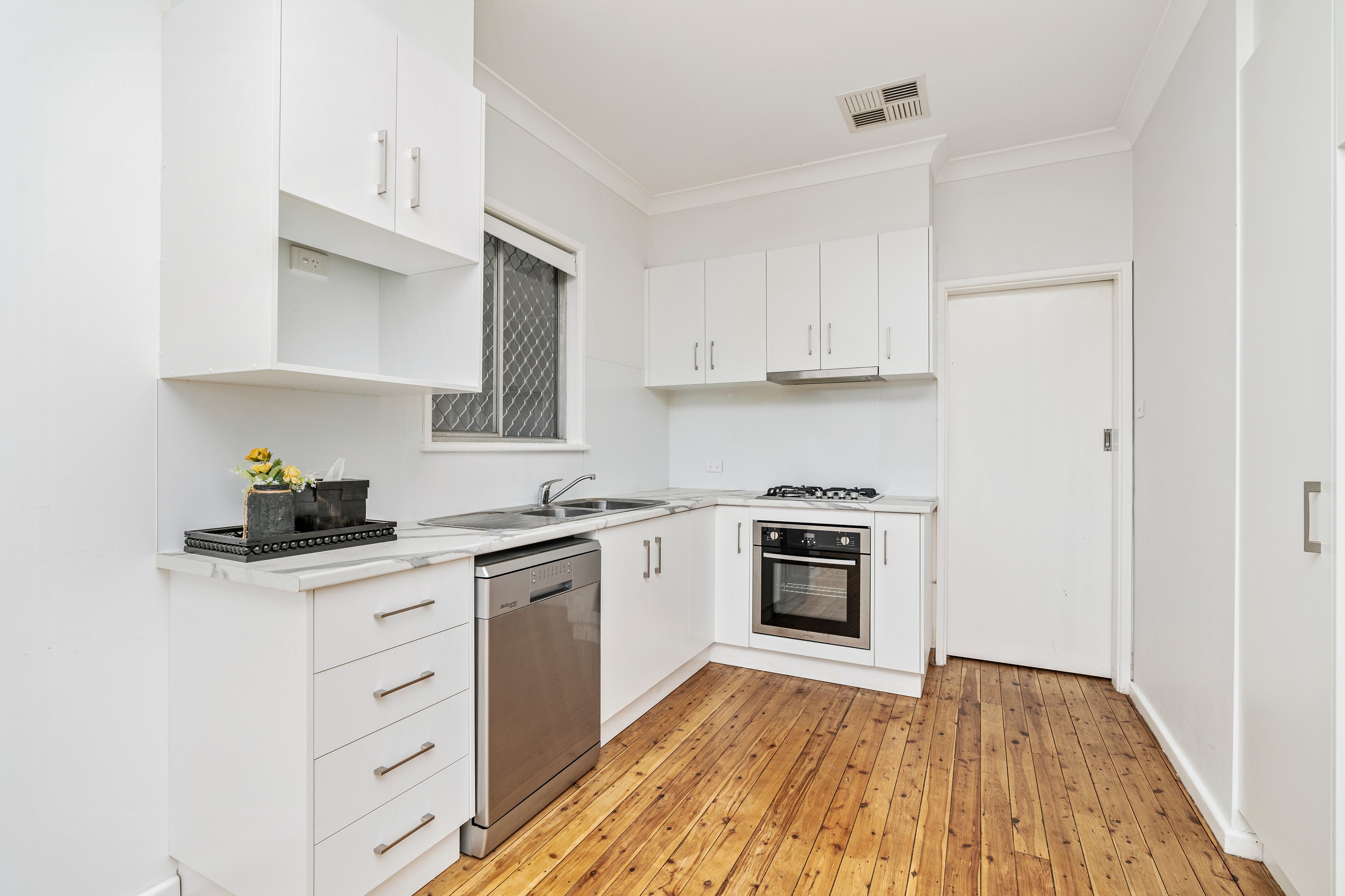 16B Broad Street, Wagga Wagga, NSW 2650
