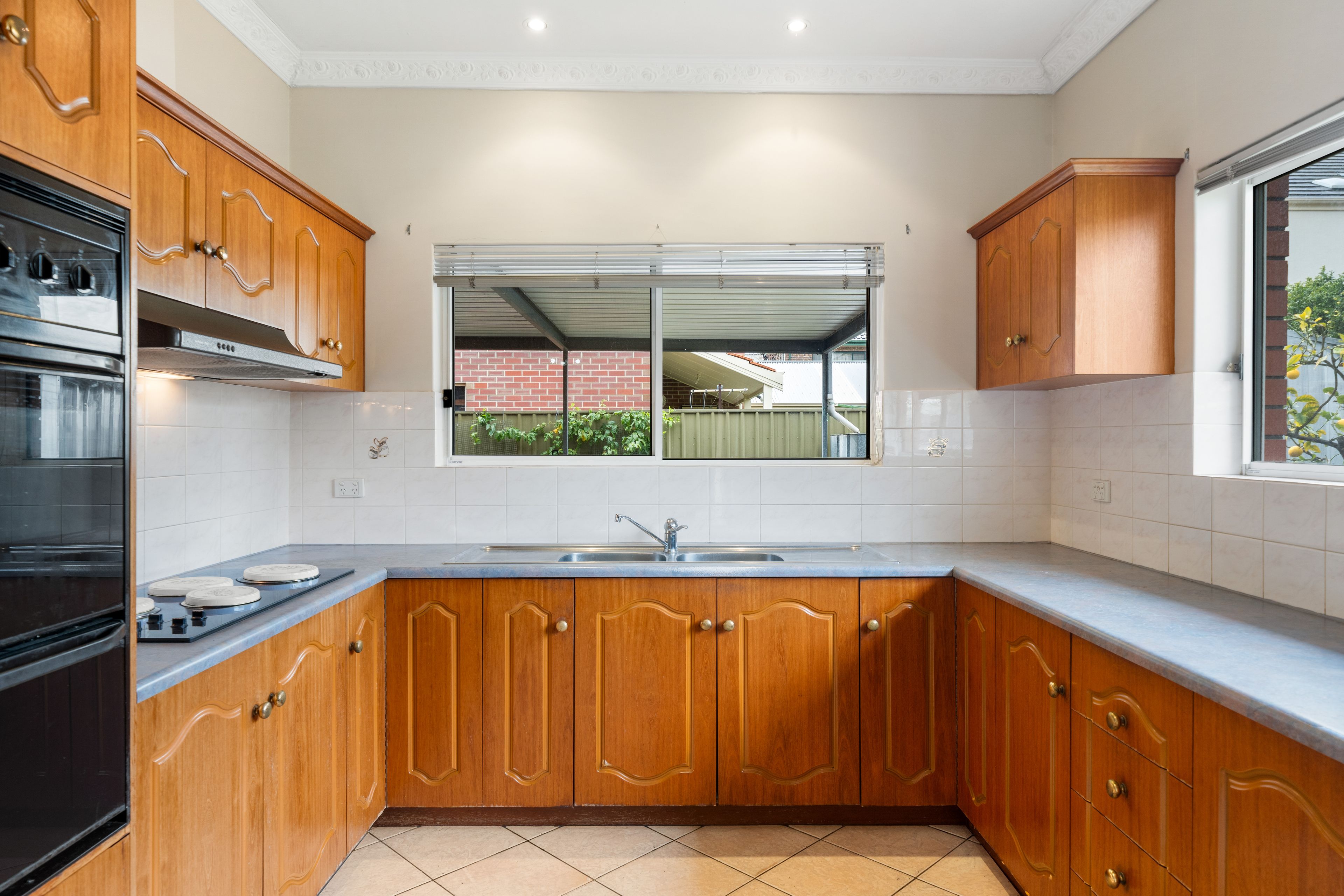 21 Mancheff Street — photo 4 of 15