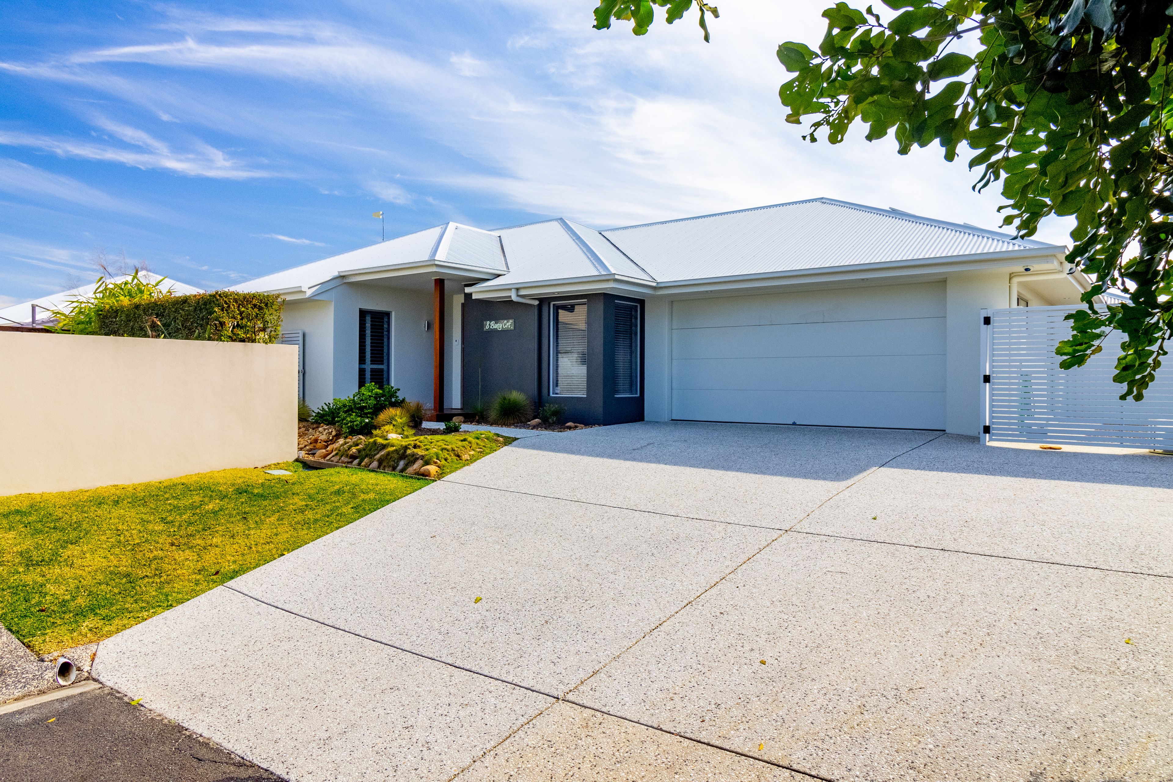 8 Buoy Court, Birtinya QLD 4575