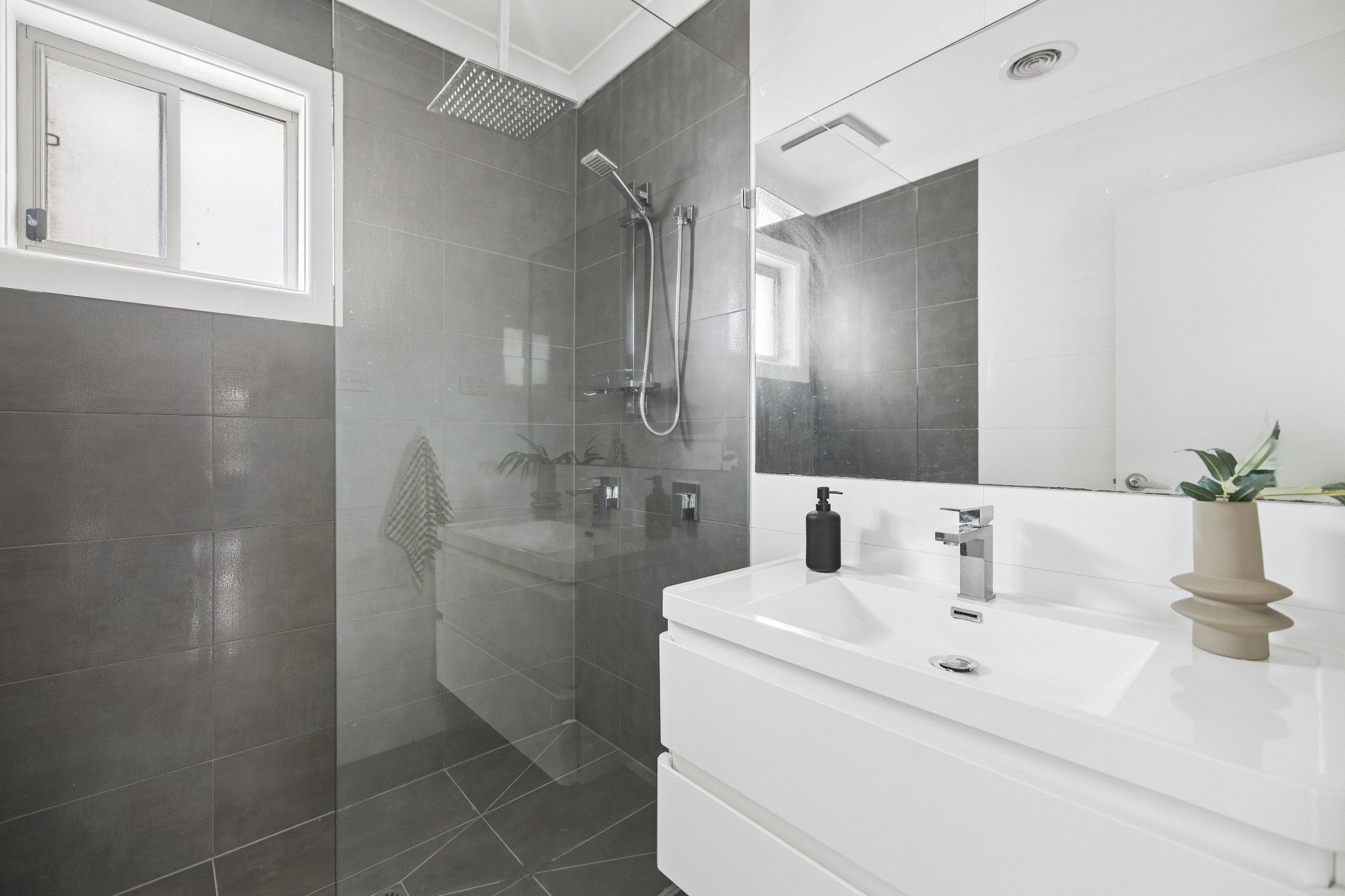38 Yarra Avenue — photo 8 of 13
