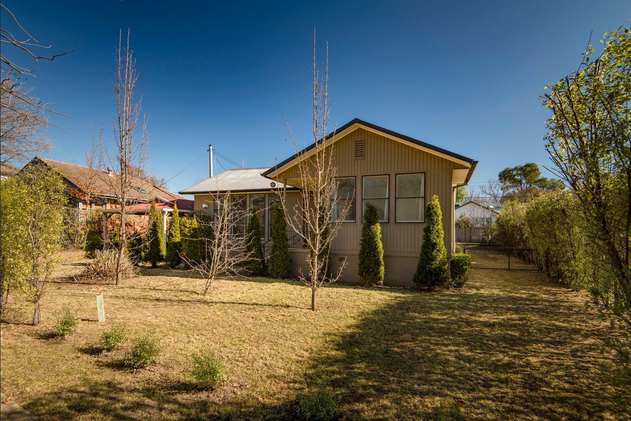14 Bundeela Street, Narrabundah, ACT 2604