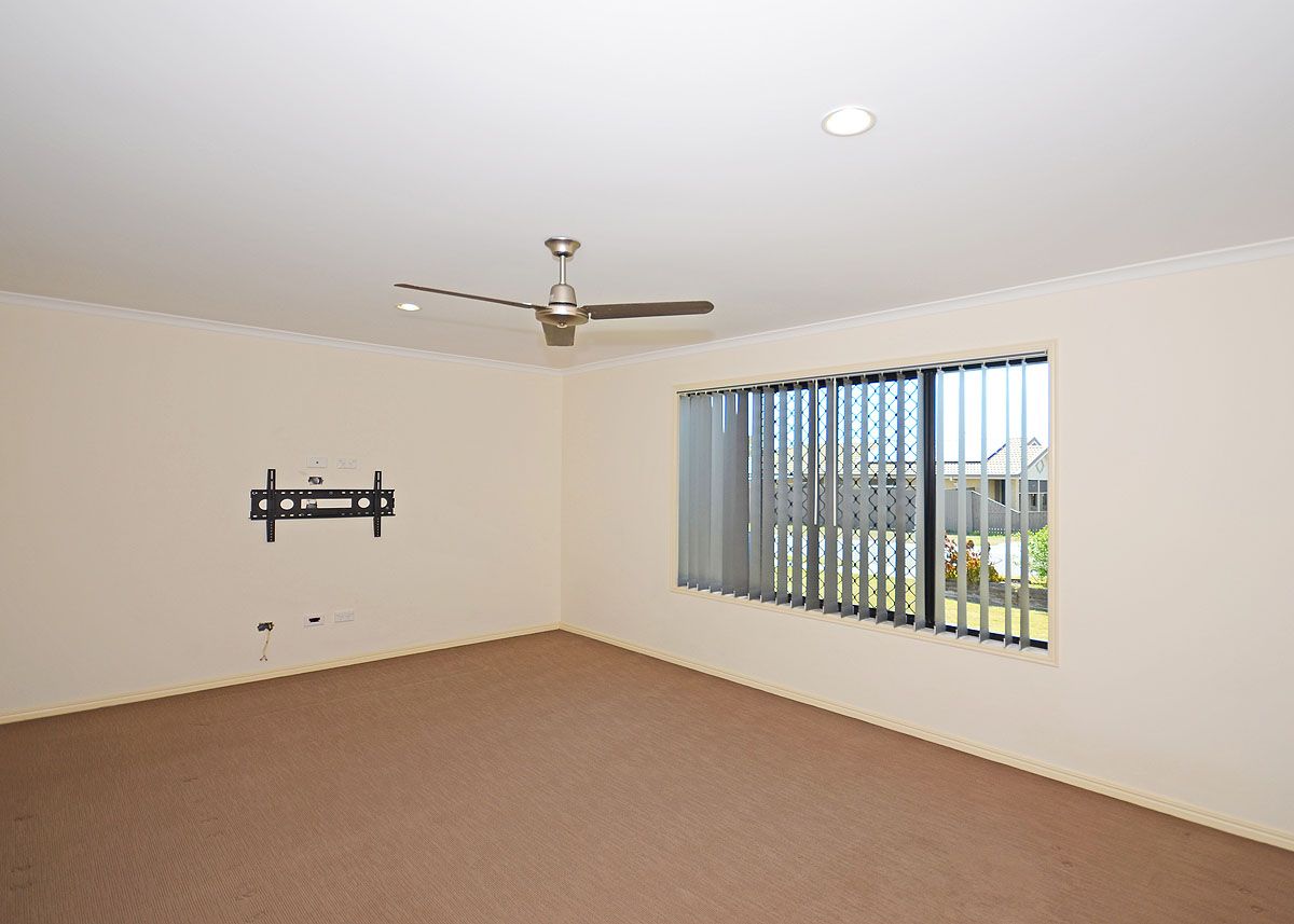8 Zircon Street — photo 6 of 21