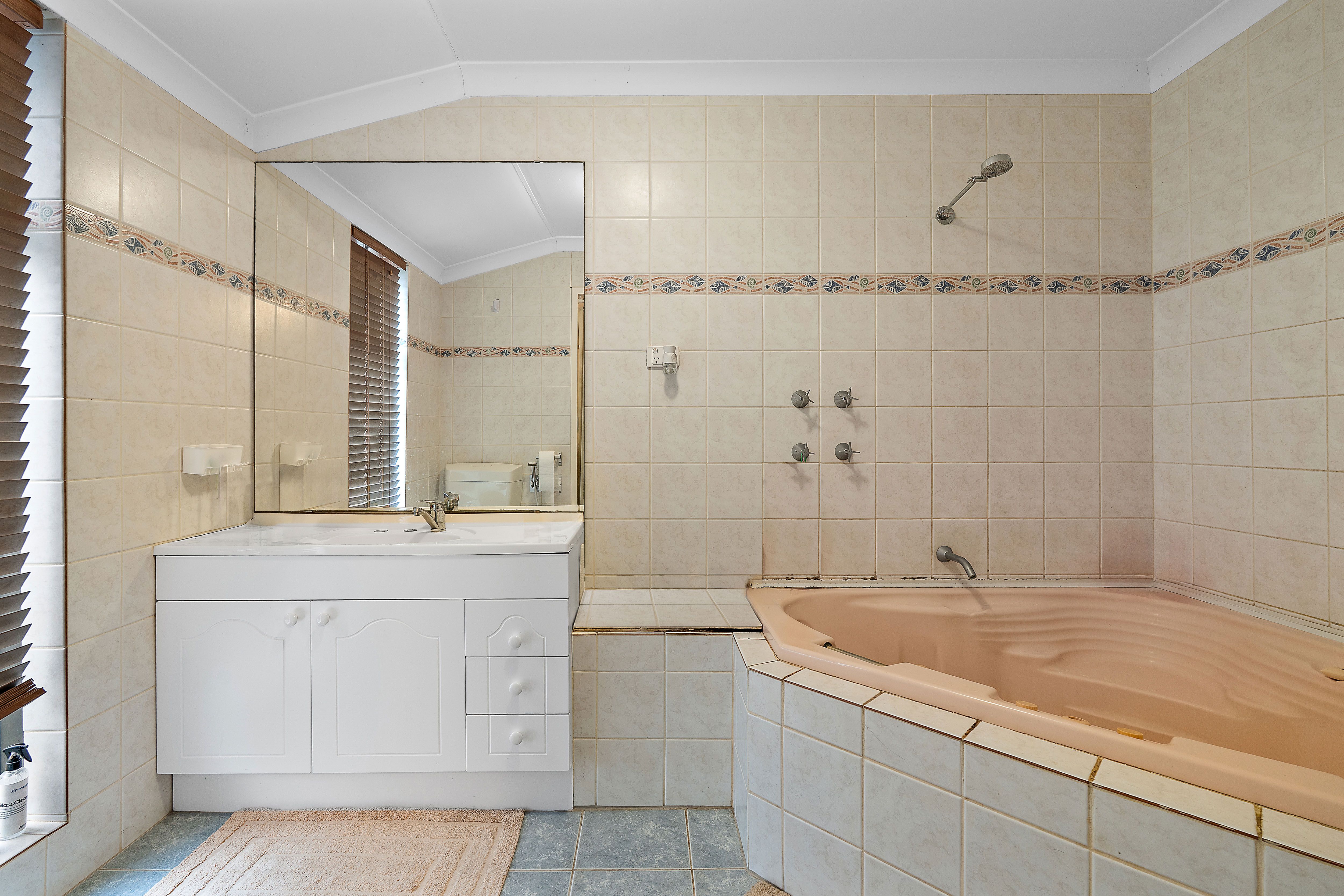 31 Huggins Road — photo 10 of 18