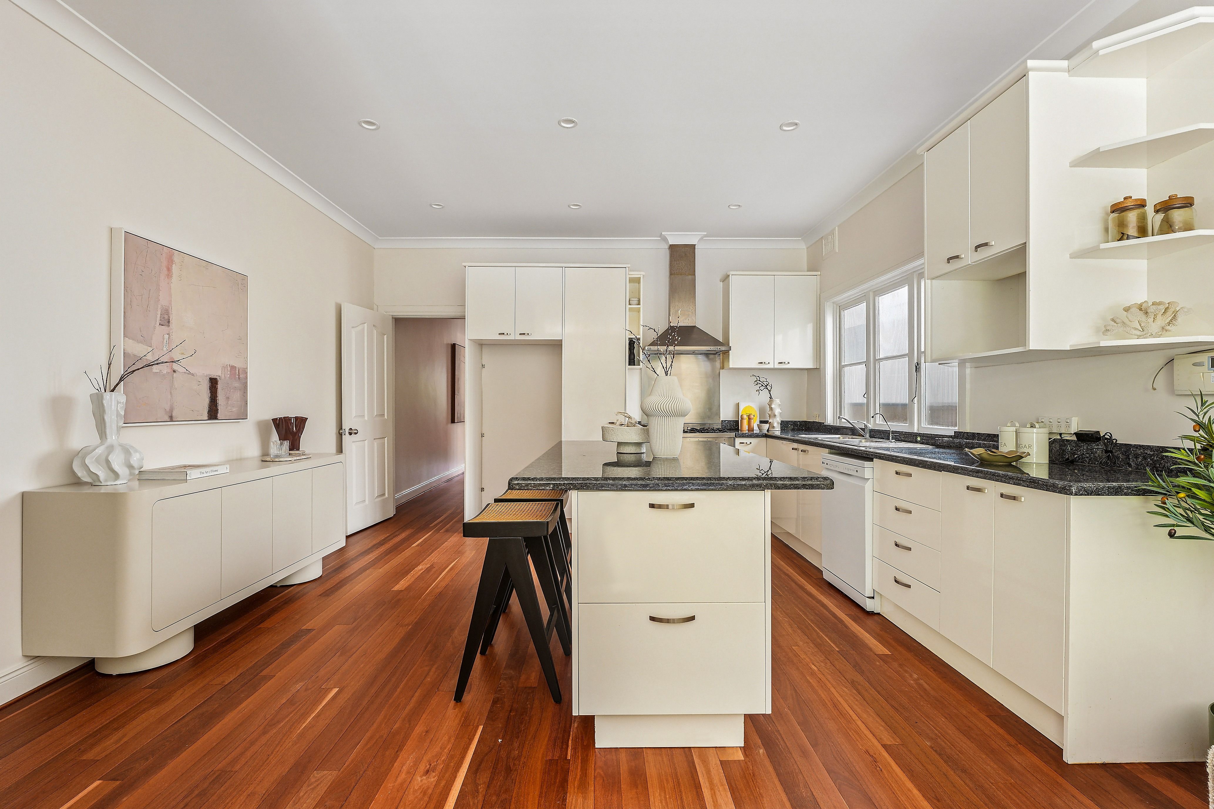 54 Clyde Street — photo 4 of 11