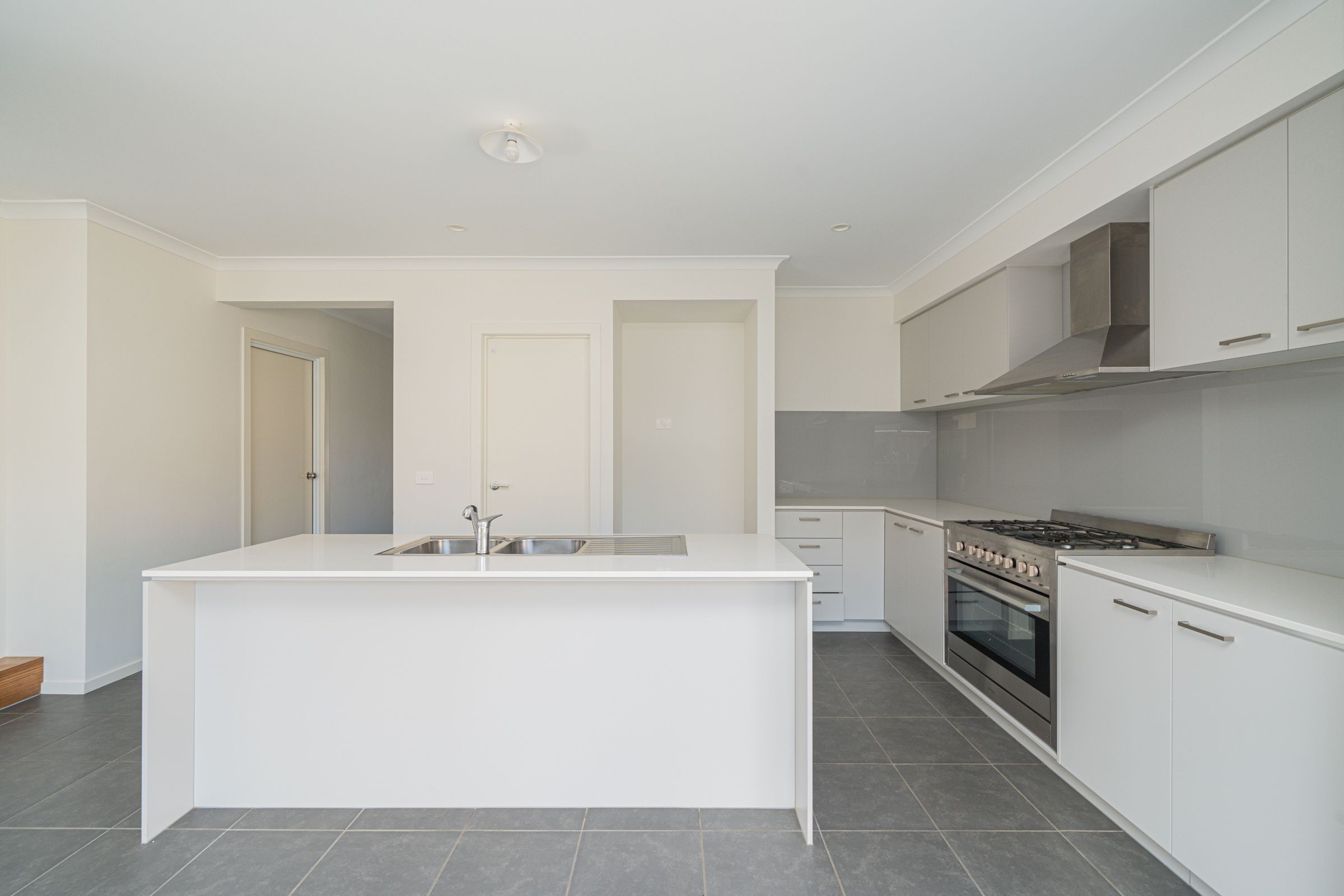 15 Favero Street — photo 3 of 11