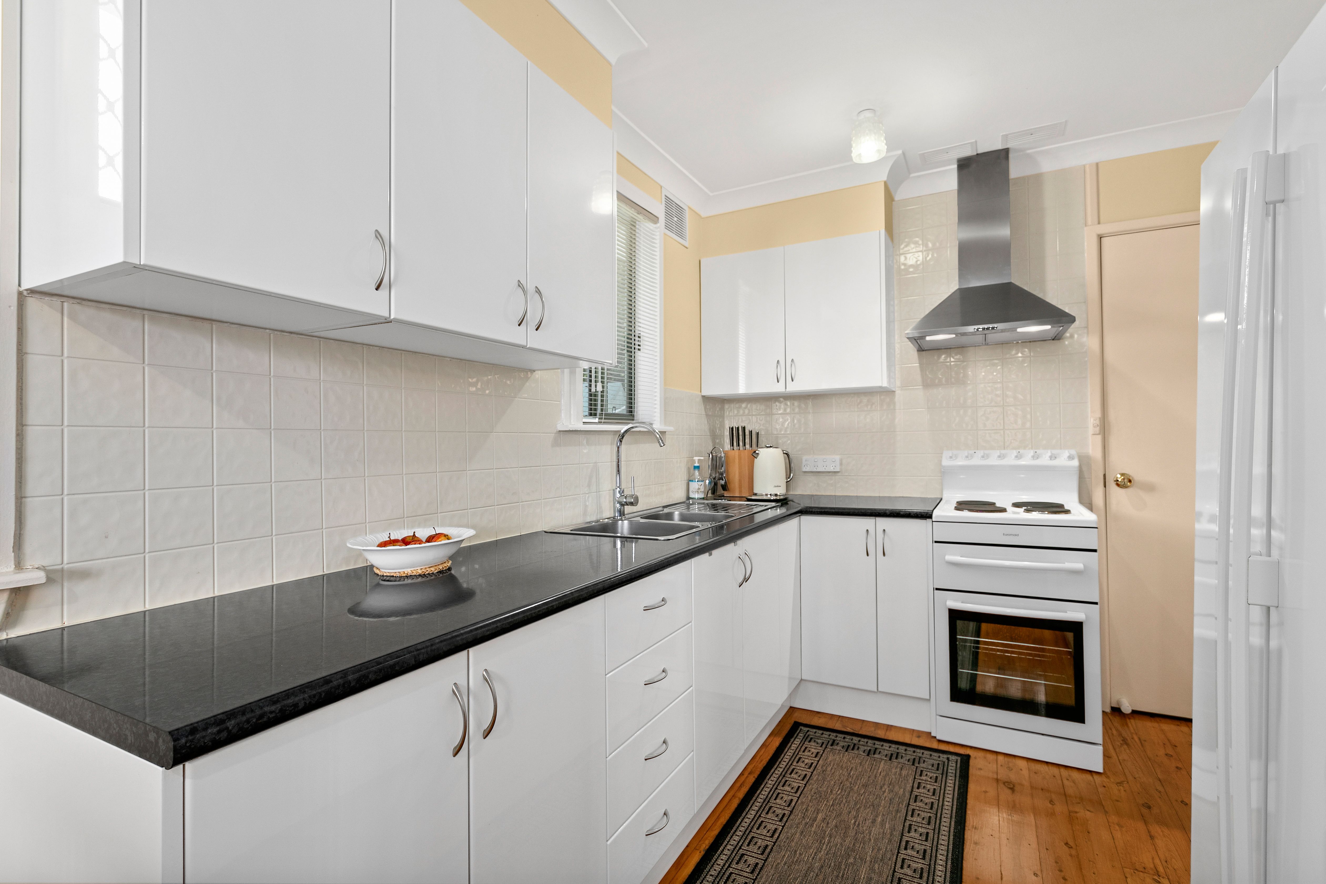 28 Messenger Road, Barrack Heights, NSW 2528