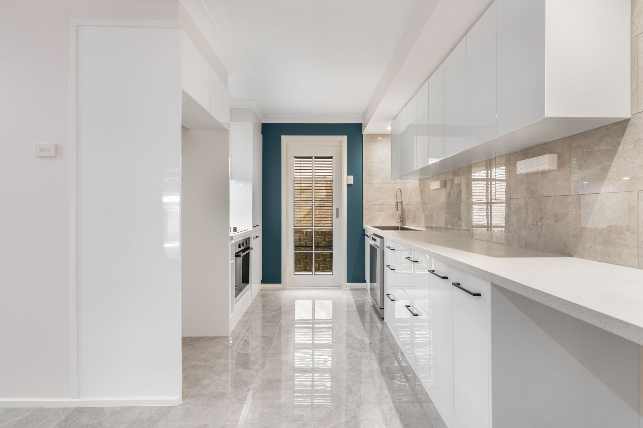 6/3 Bruce Road — photo 5 of 11