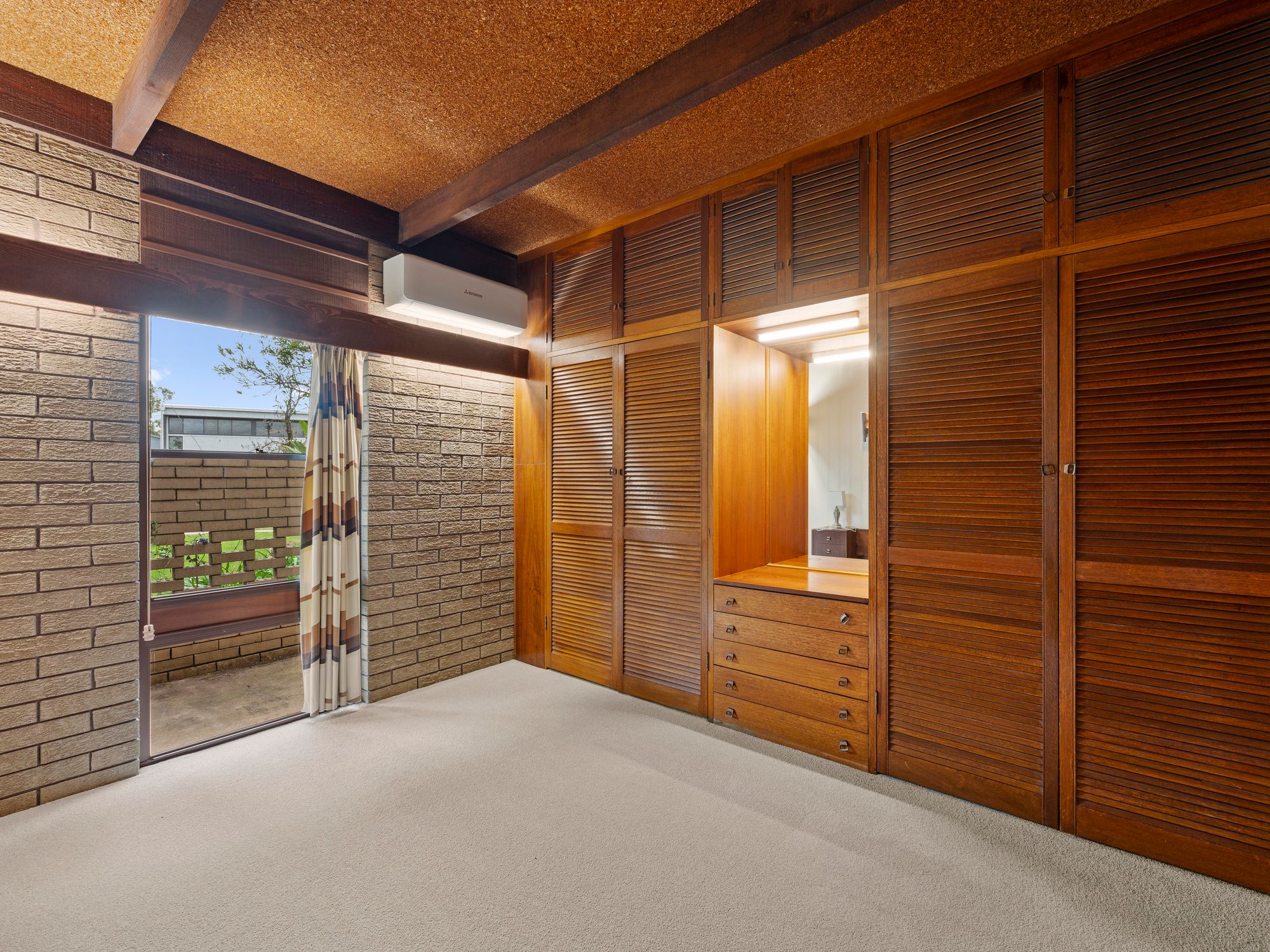 25 Helms Court — photo 7 of 14