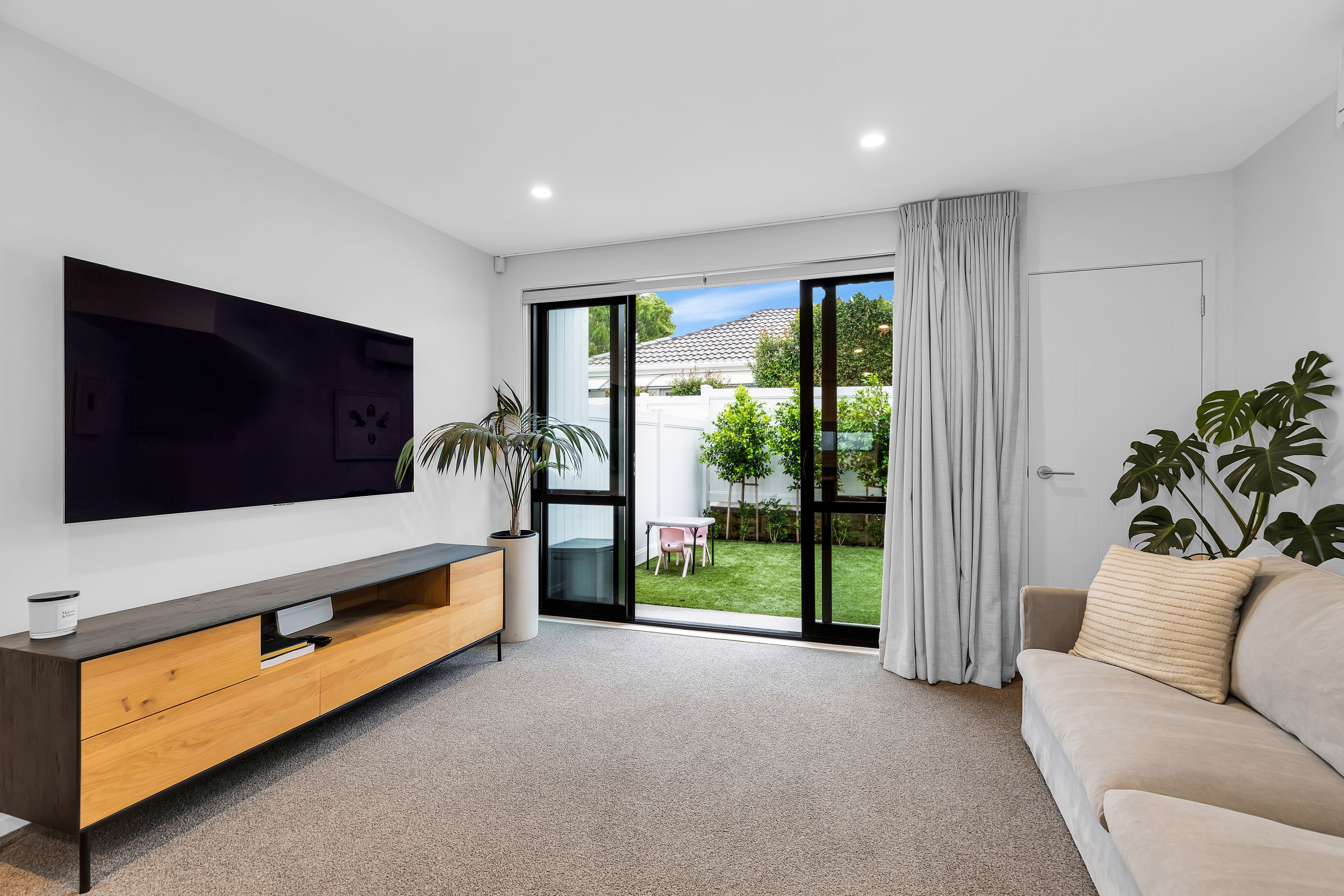8/26 Moa Road, Point Chevalier, Auckland City
