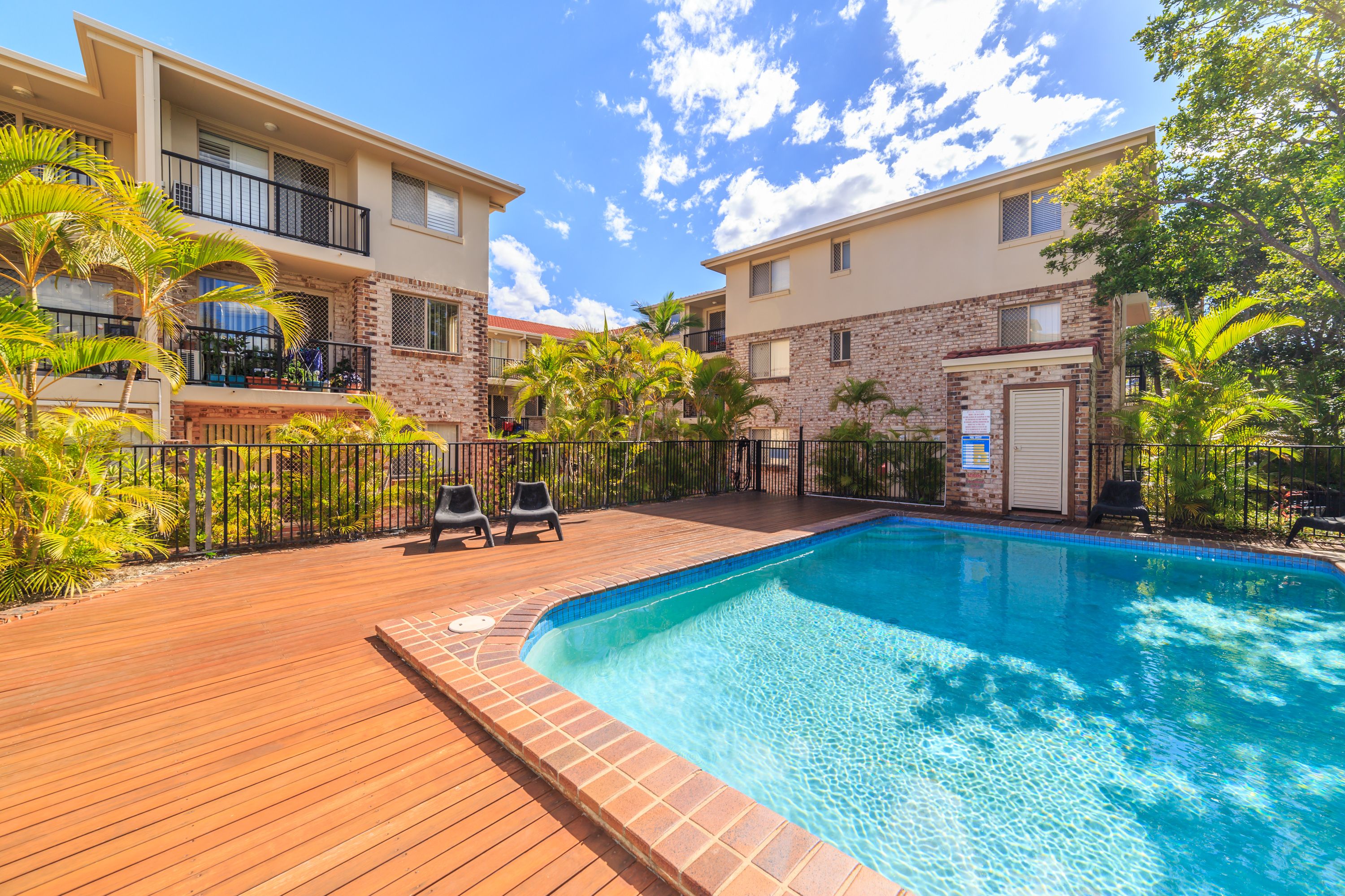 14-16 Spendelove Avenue, Southport QLD 4215