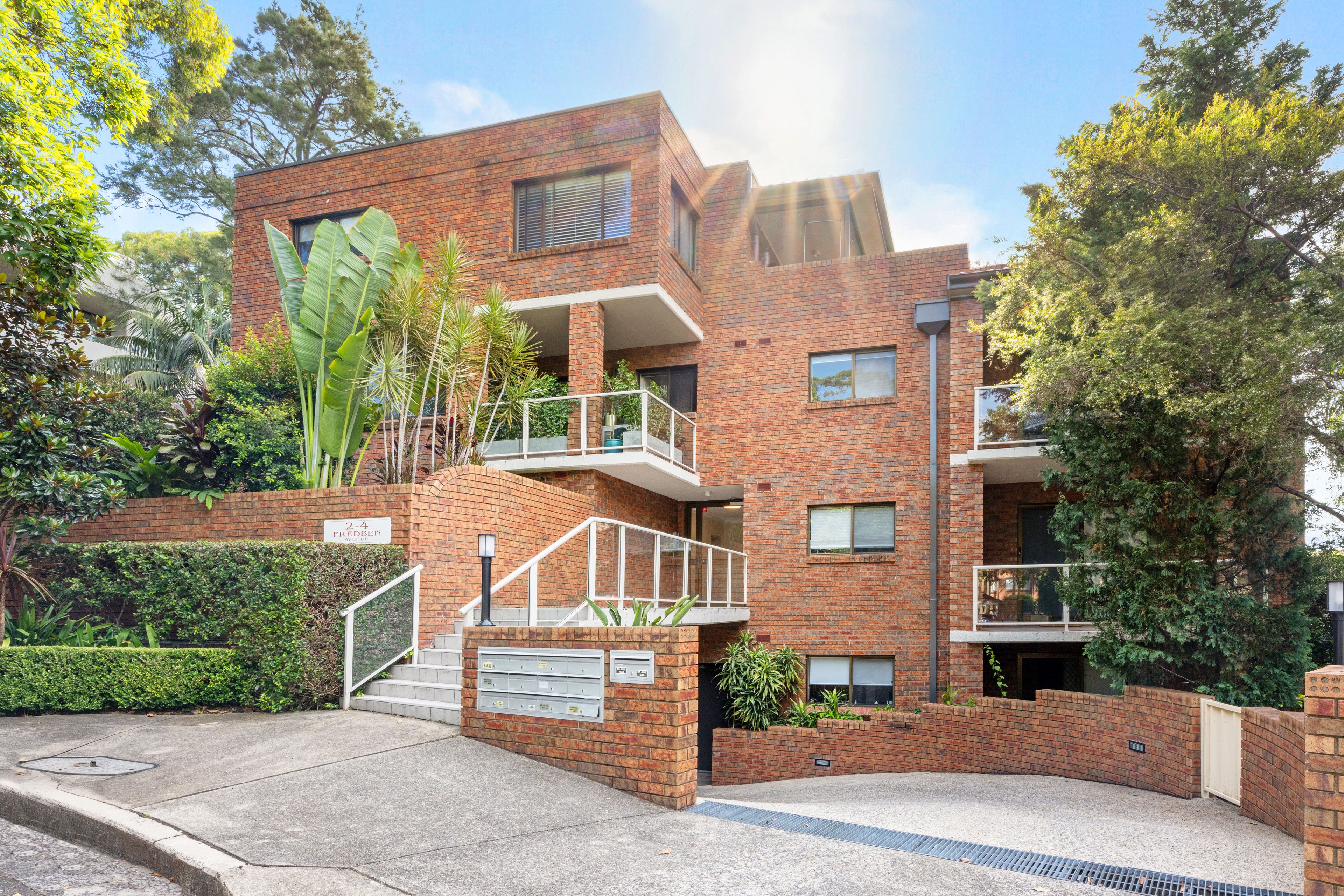 2-4 Fredben Avenue, Cammeray NSW 2062