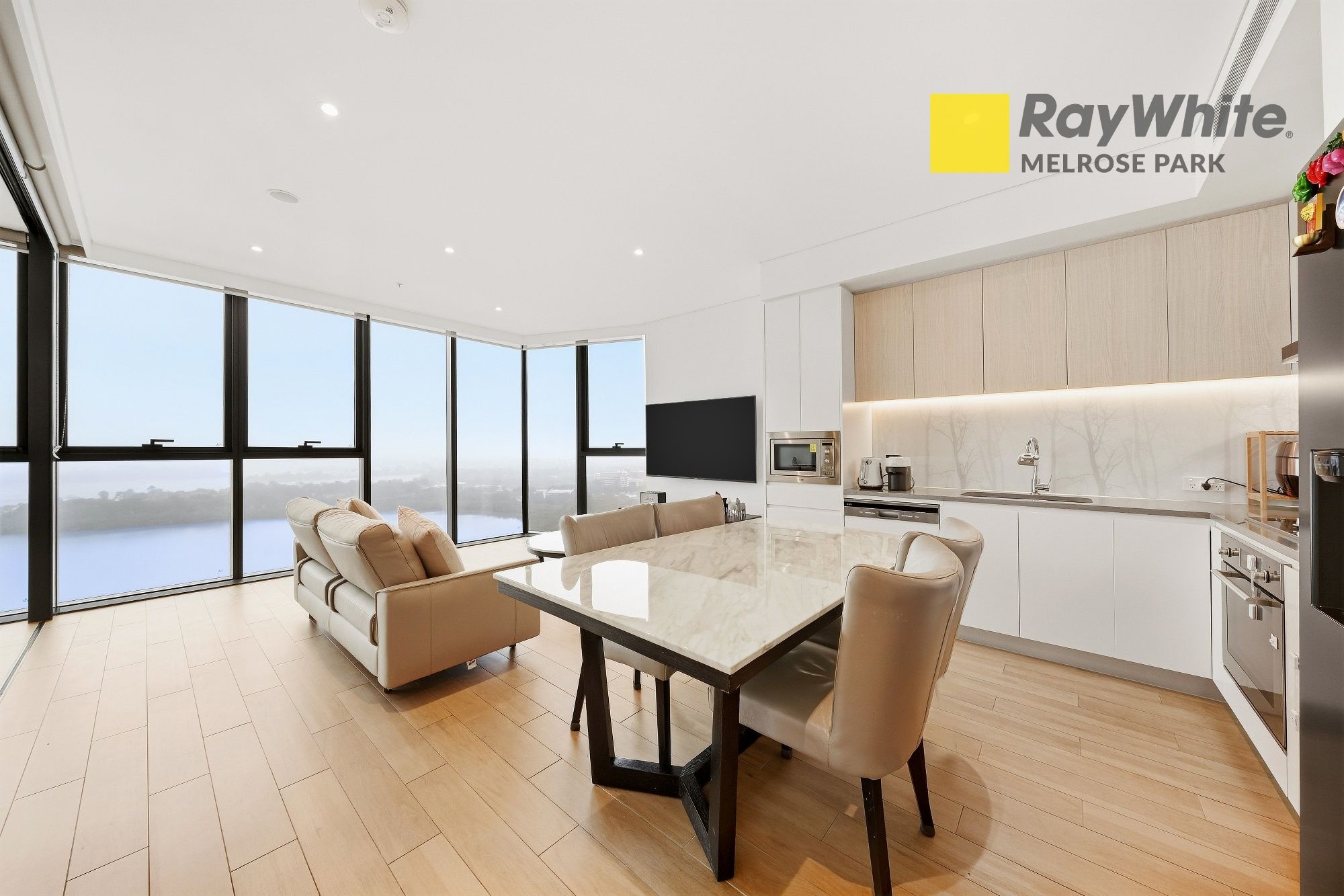 2605/8 Walker Street — photo 6 of 15
