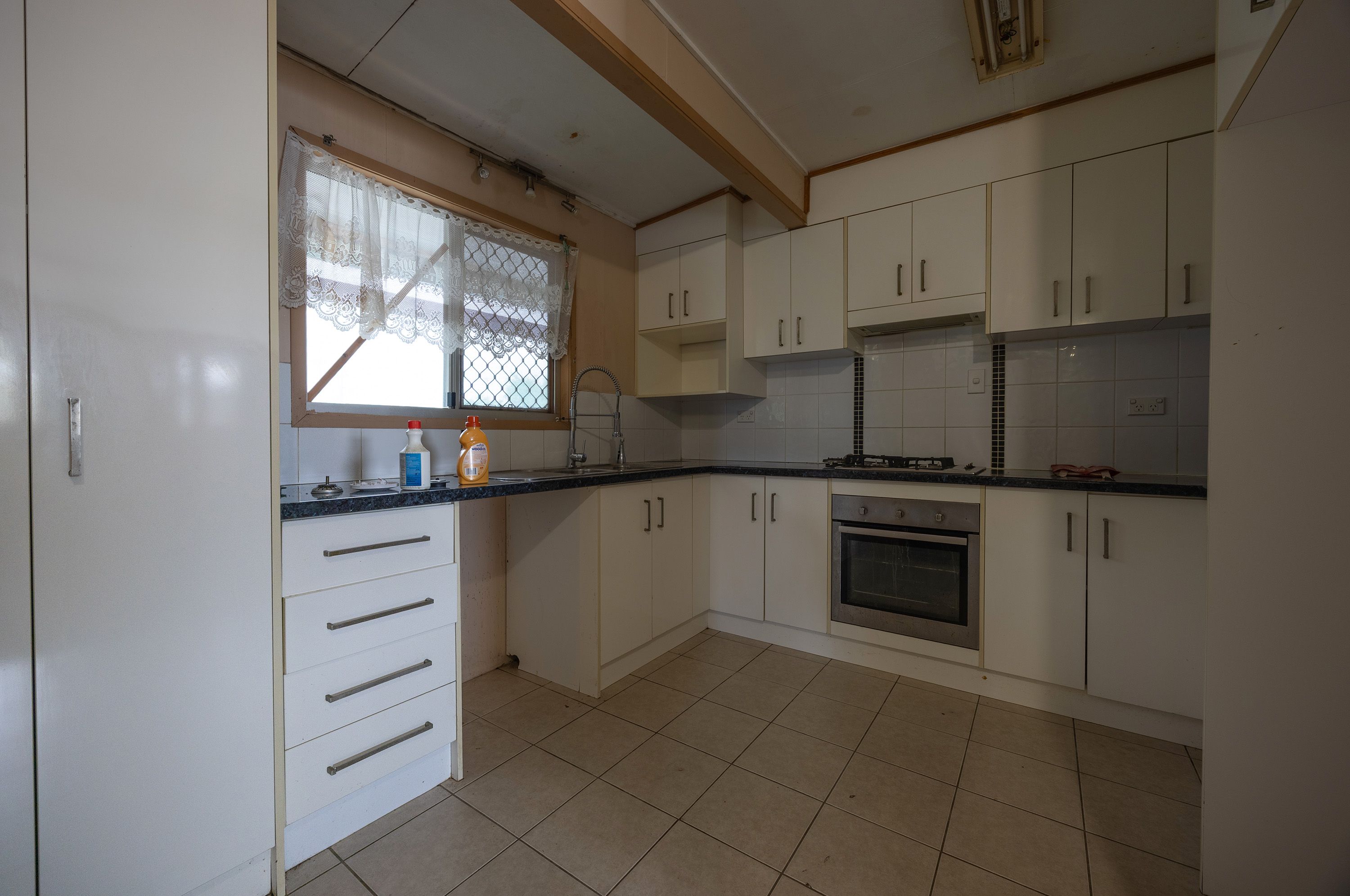 31 Campbell Street — photo 5 of 21