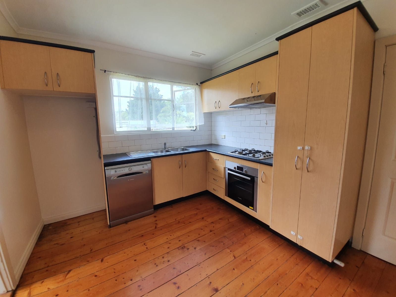 13 Nyrang Street, Chadstone, VIC 3148