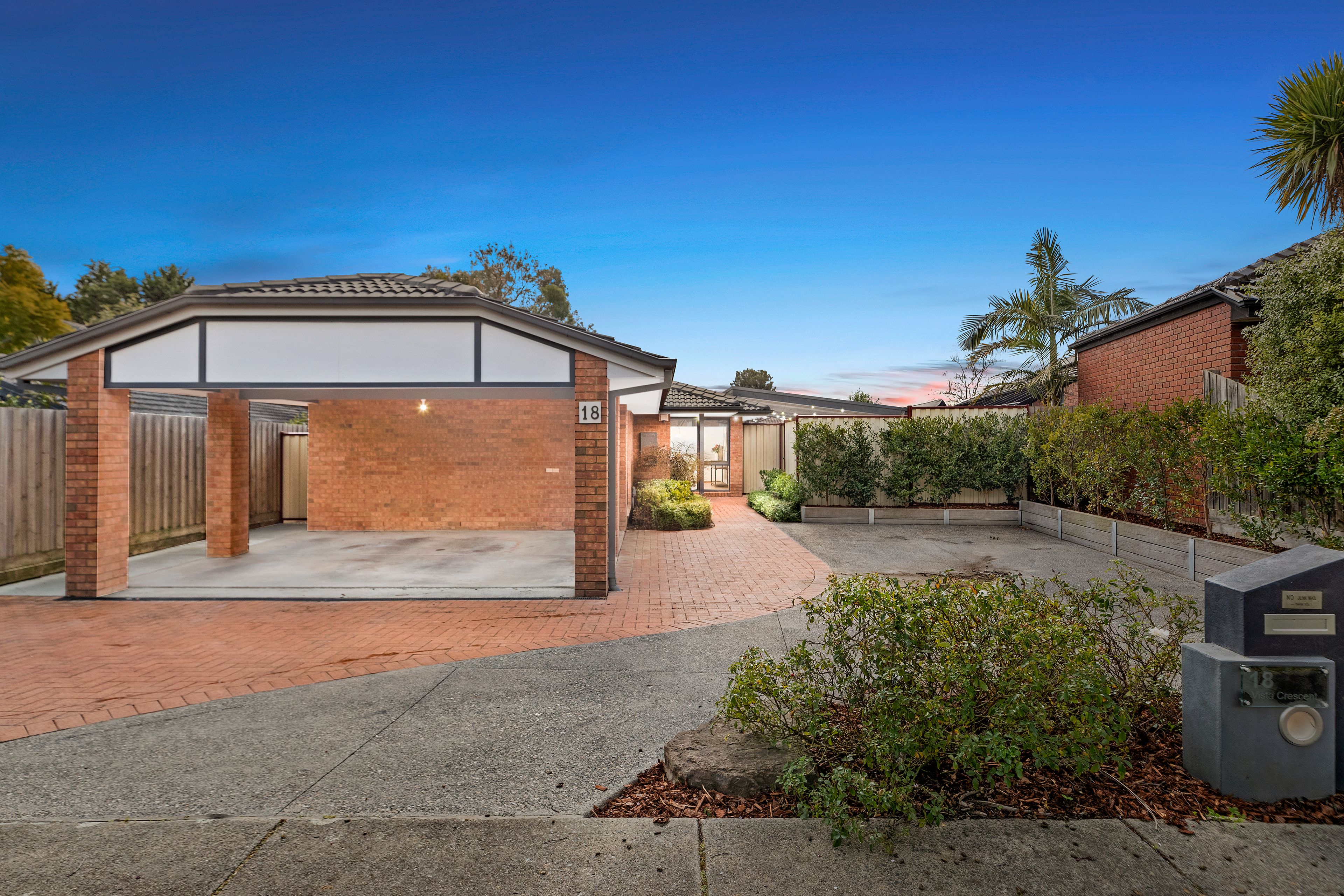 18 Vista Crescent, Rowville, VIC 3178