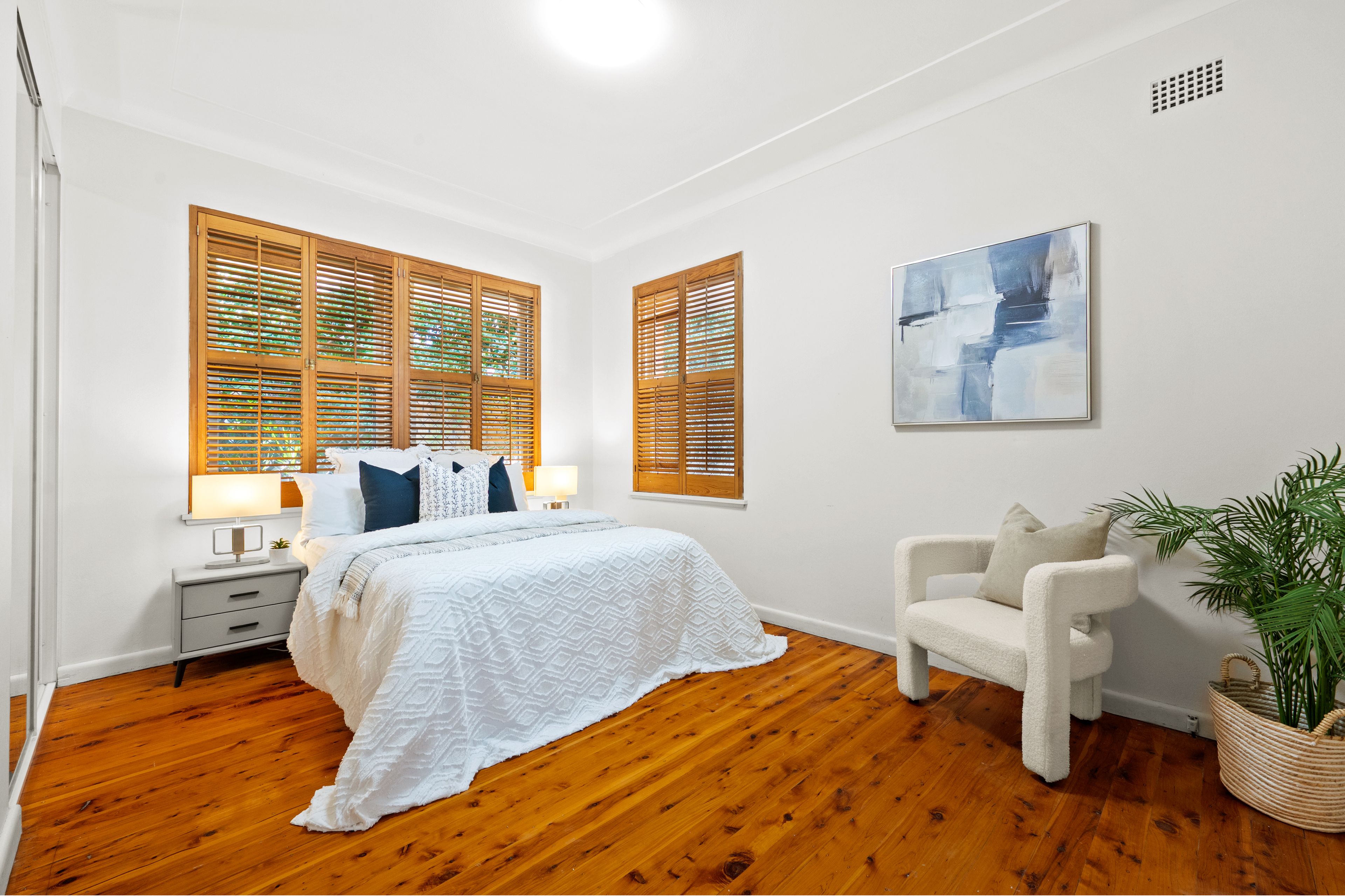 32 Buckingham Road — photo 13 of 18