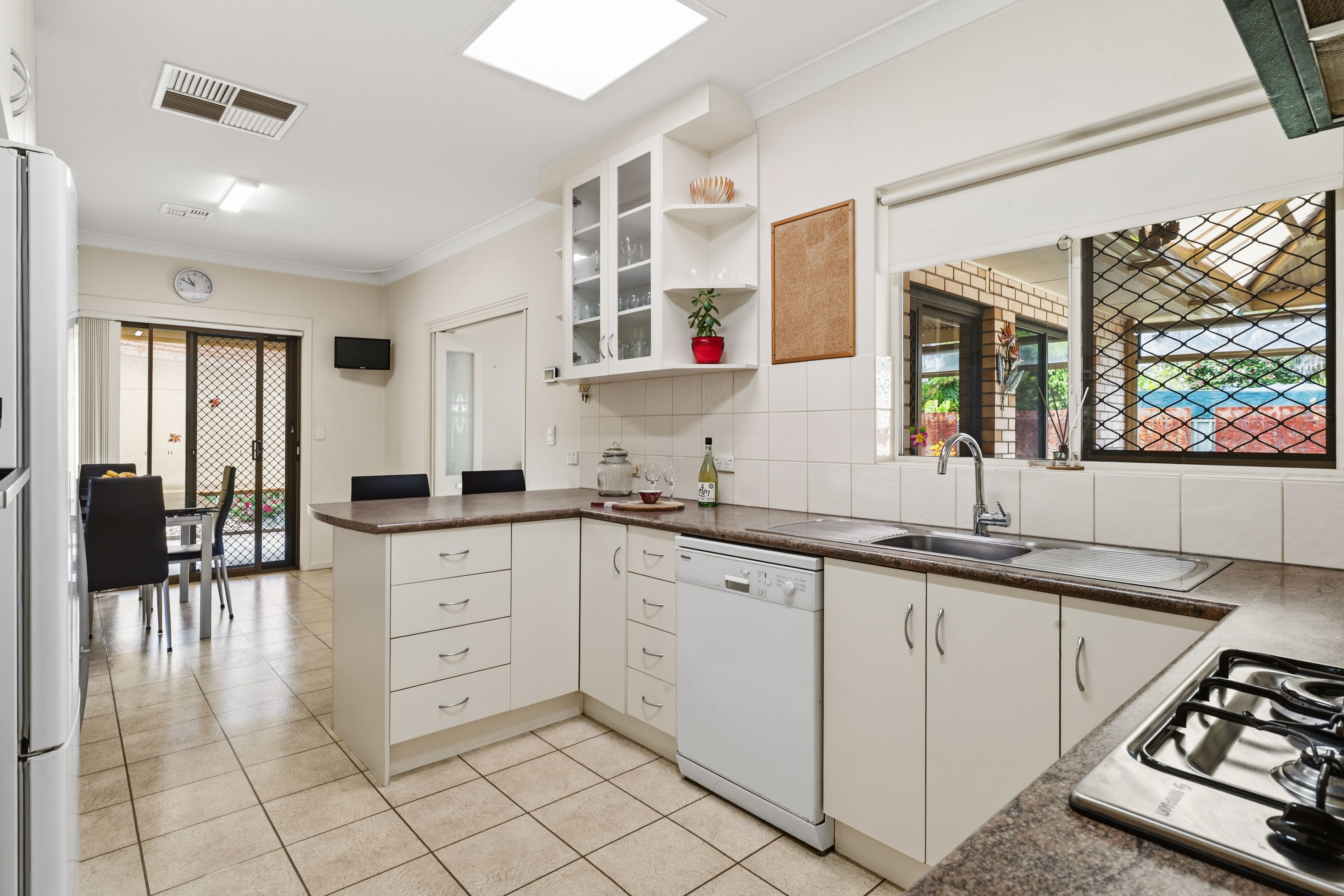 8 Osmond Road — photo 3 of 11