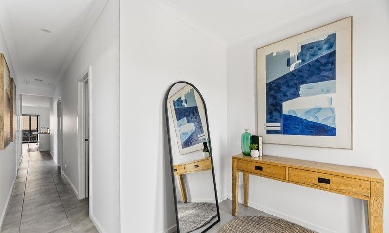 1 PAPAYA Walk, MANOR LAKES, VIC 3024