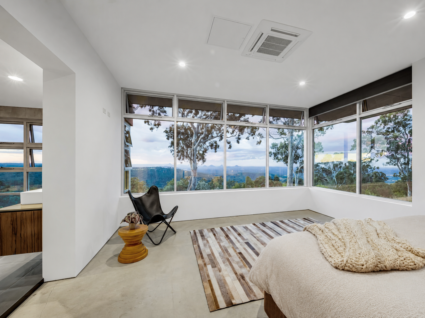 Architectural Masterpiece with Panoramic Glasshouse Mountain Views — photo 23 of 28