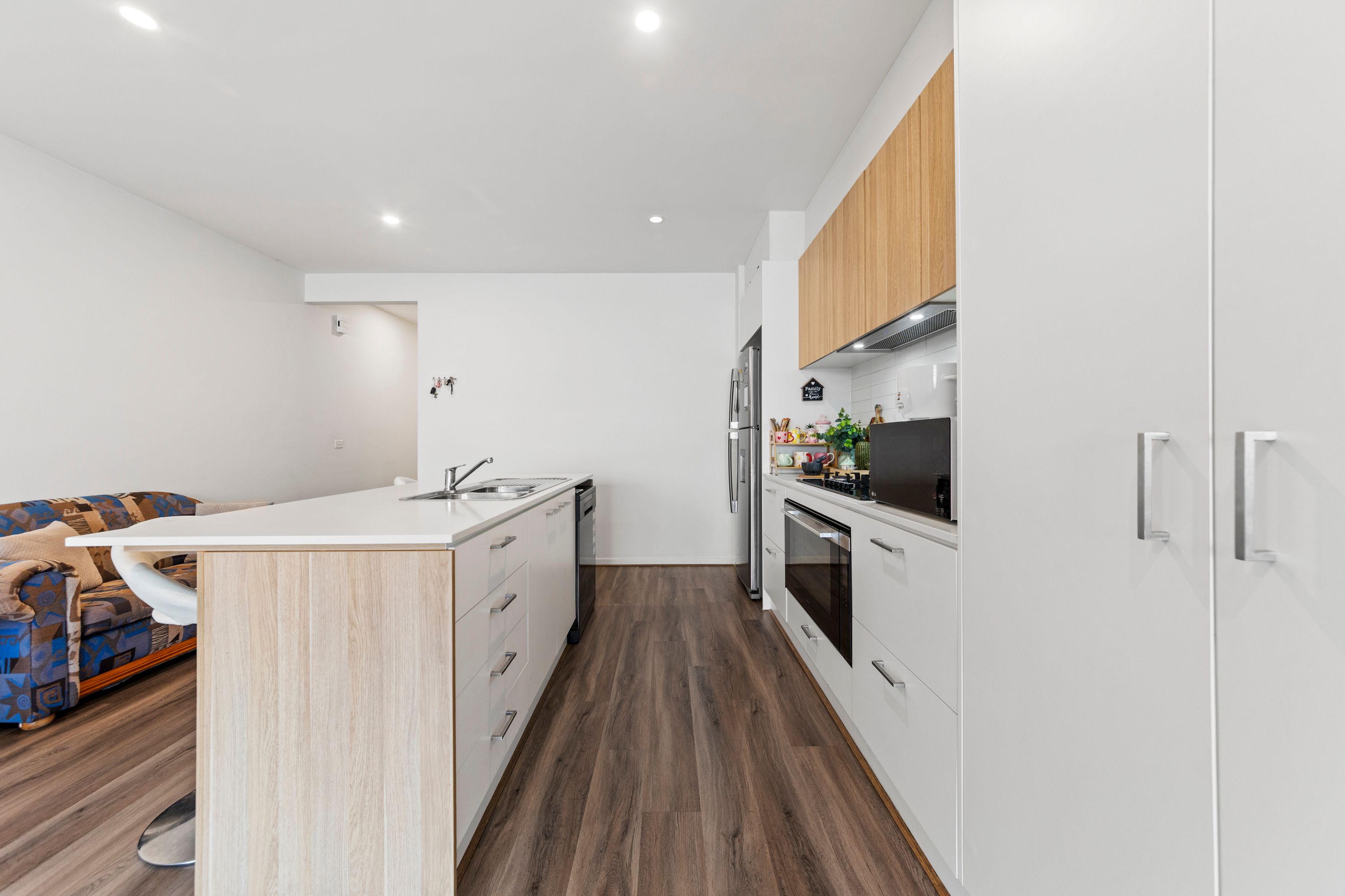 34 Hawkesbury Street — photo 11 of 20