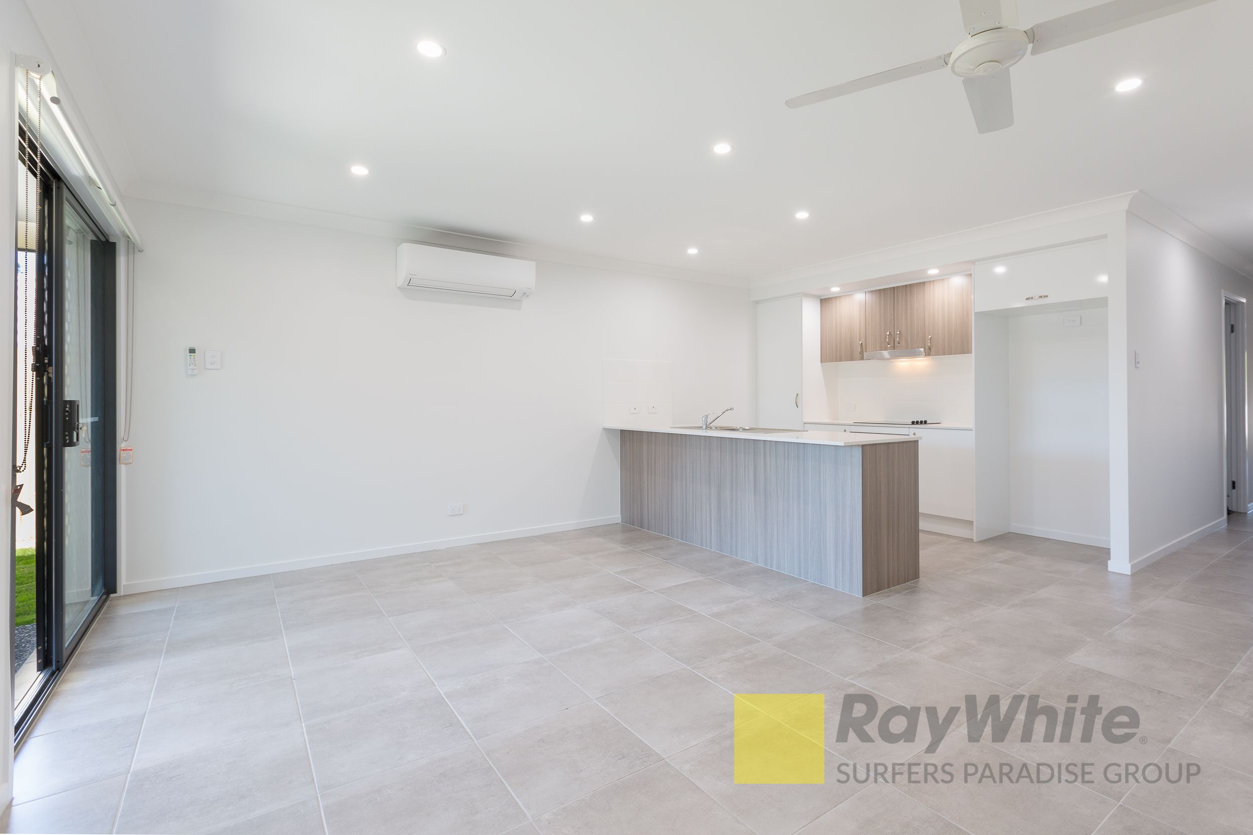 1/4 Harry Street, Bellbird Park, QLD 4300