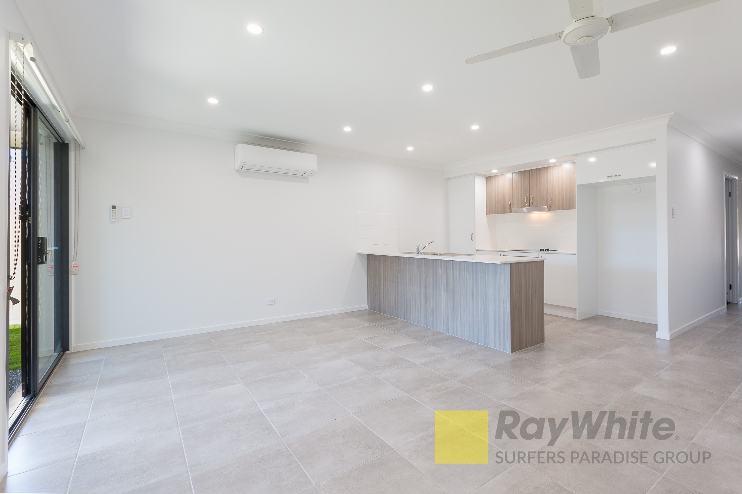 1/4 Harry Street, Bellbird Park, QLD 4300
