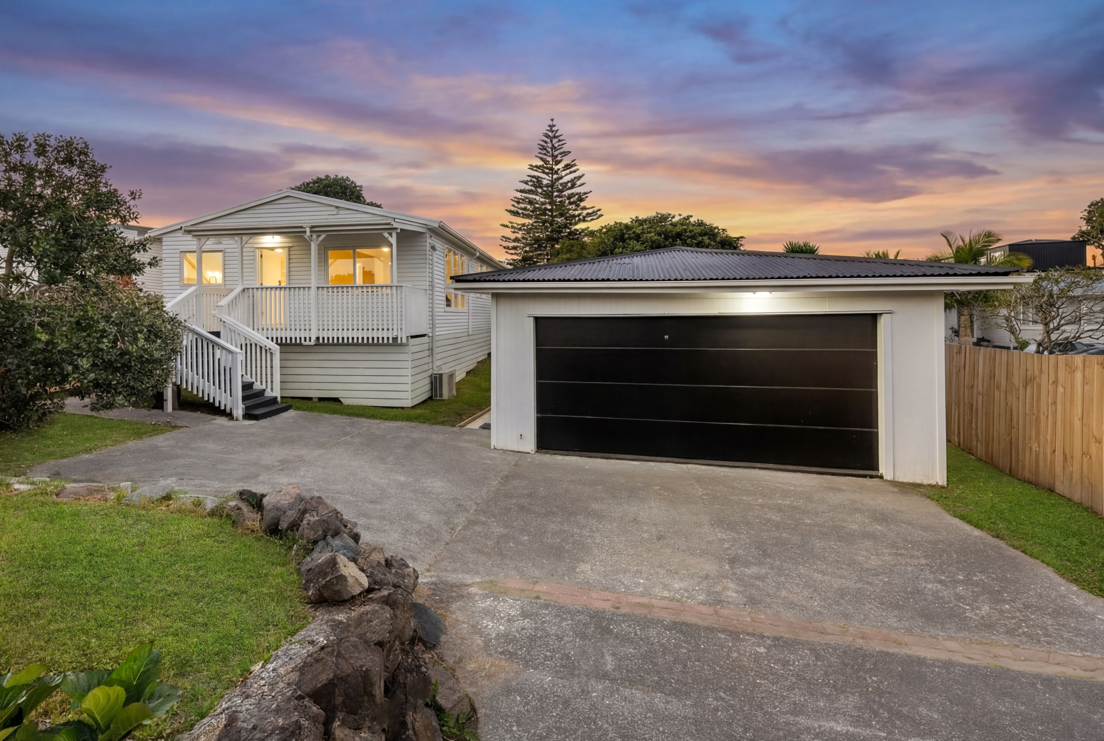 1/2 Enderby Drive, Te Atatu Peninsula, Waitakere City