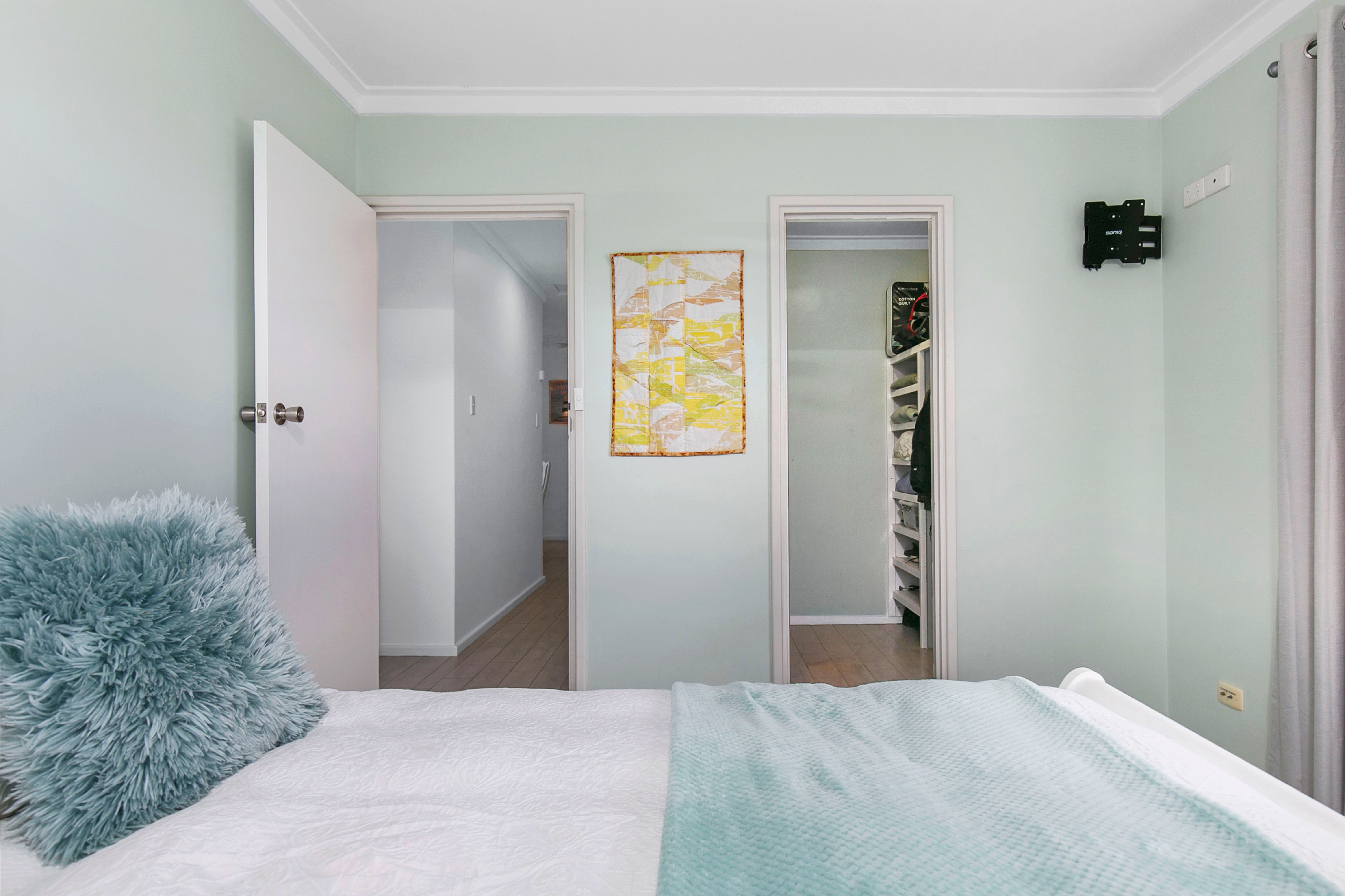 33 Armytage Way — photo 8 of 30