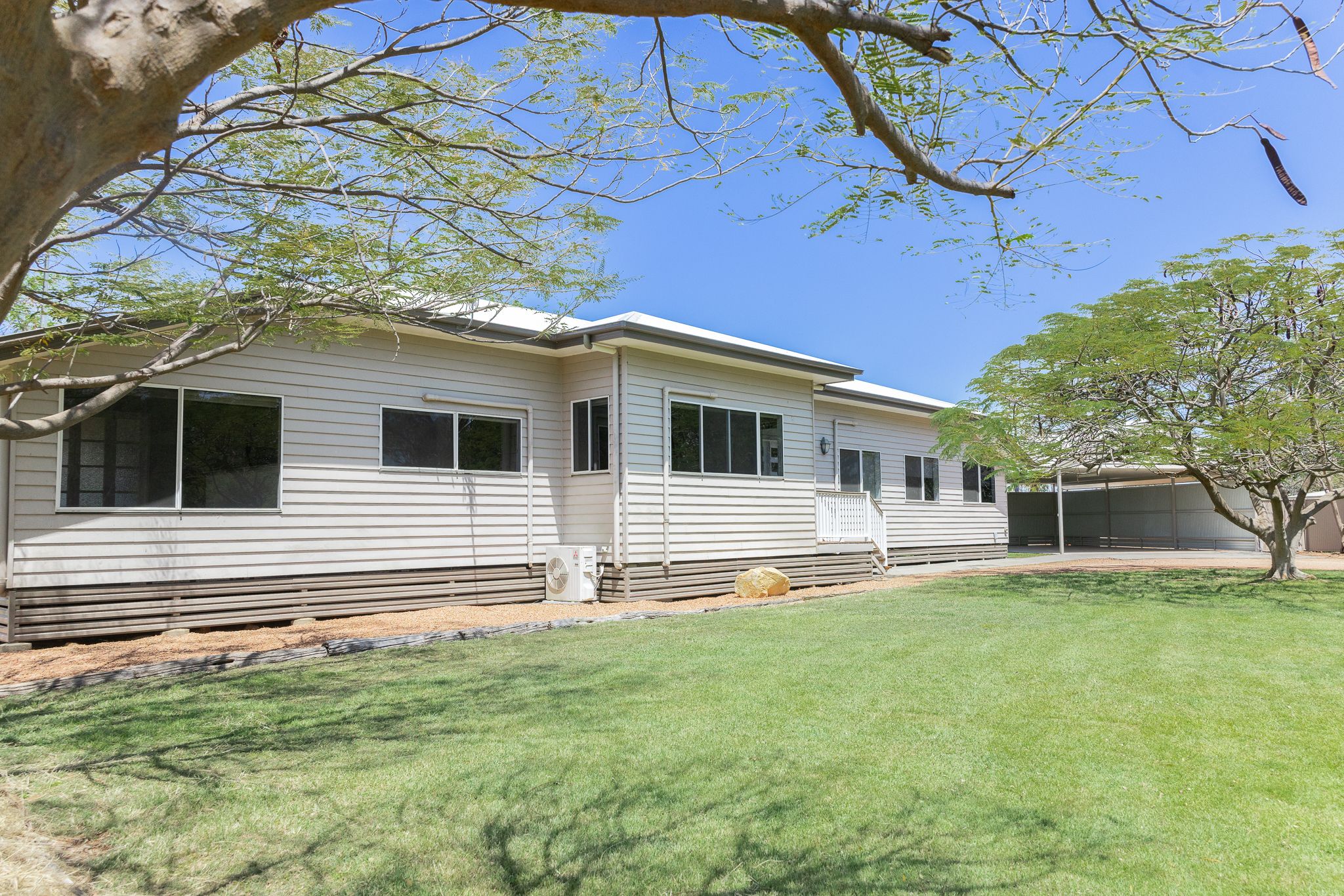118 & 118A Falcon Street — photo 4 of 30