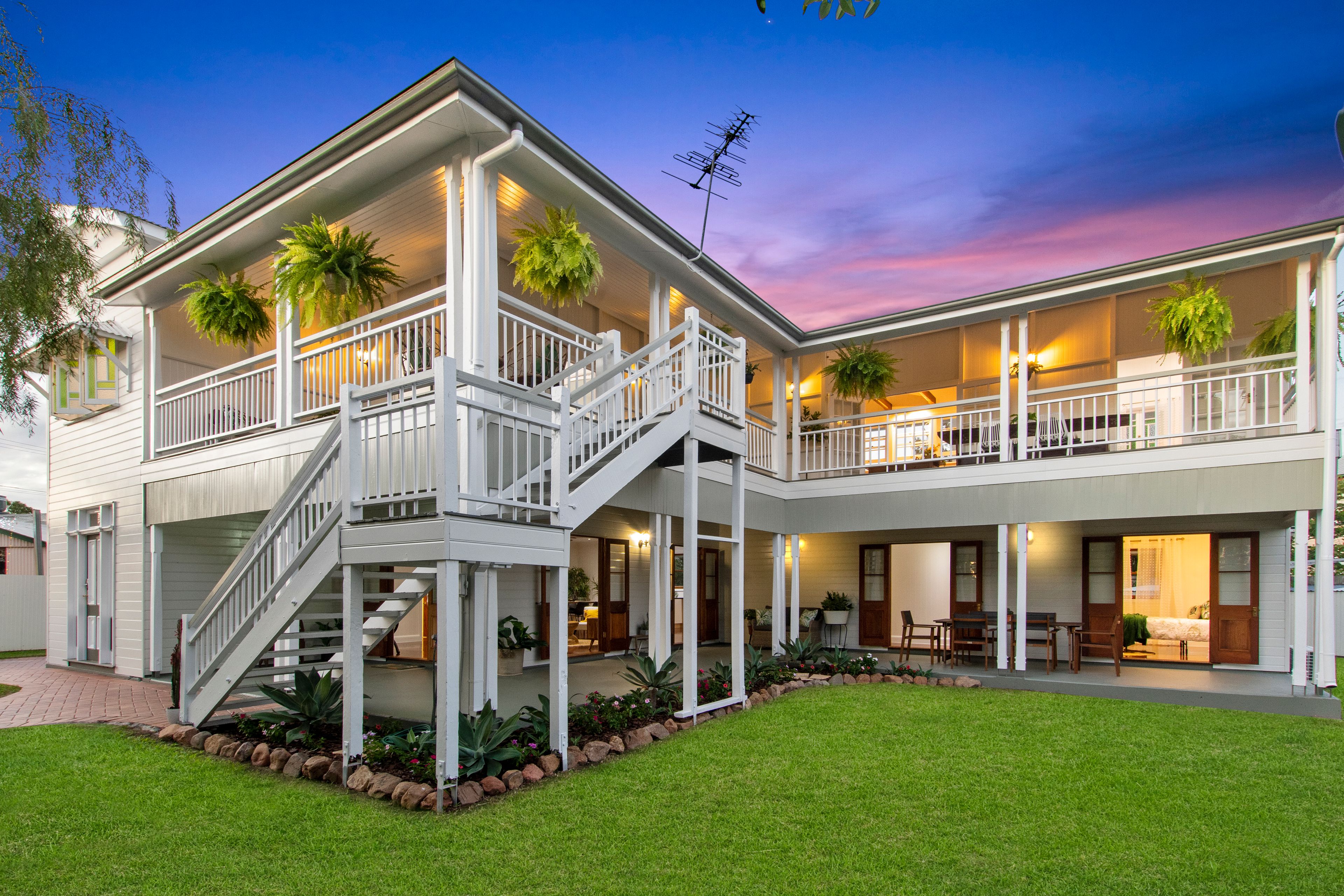 13 Carrington Street, West End QLD 4810