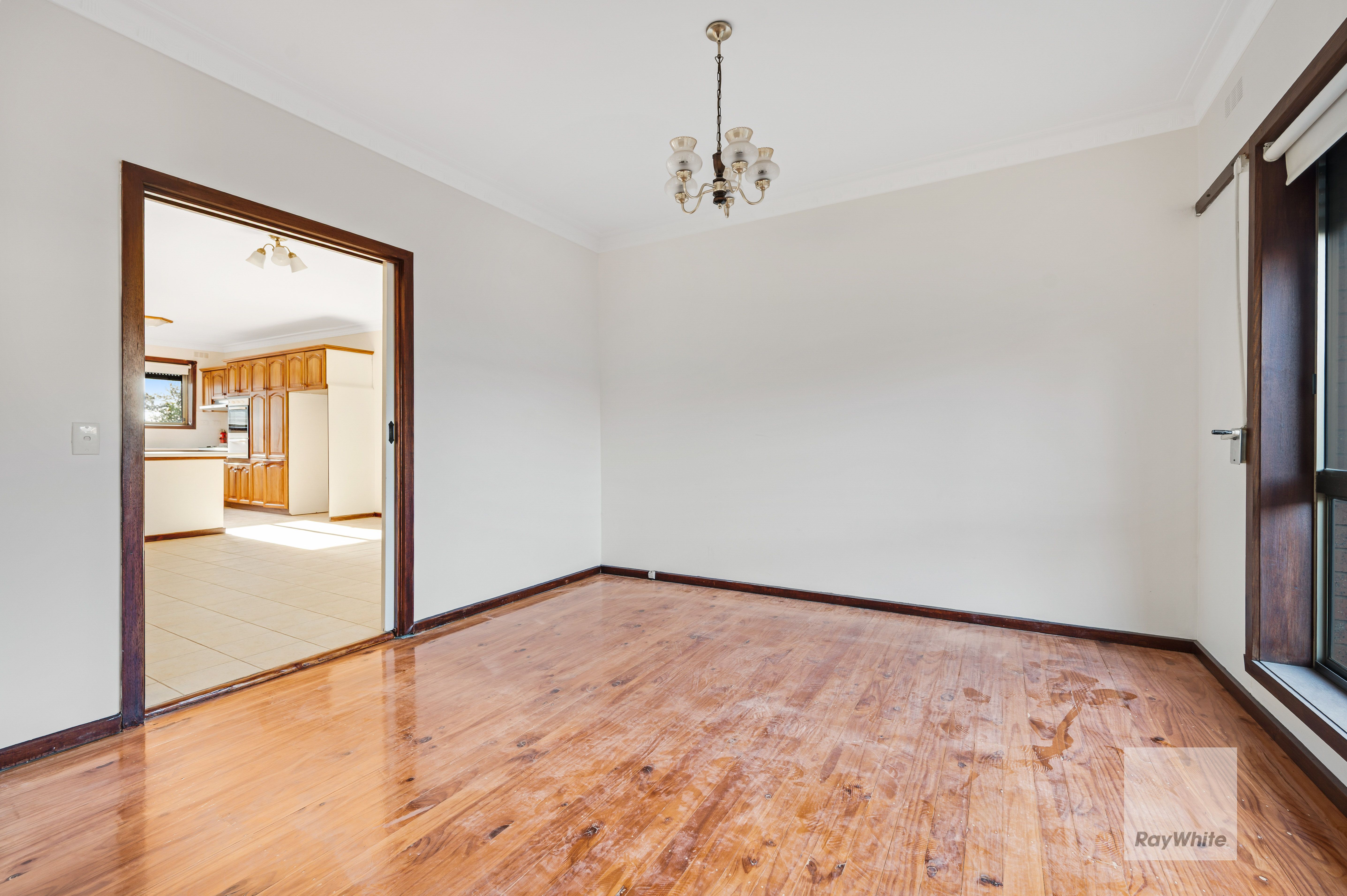 27 Grantley Drive — photo 5 of 23