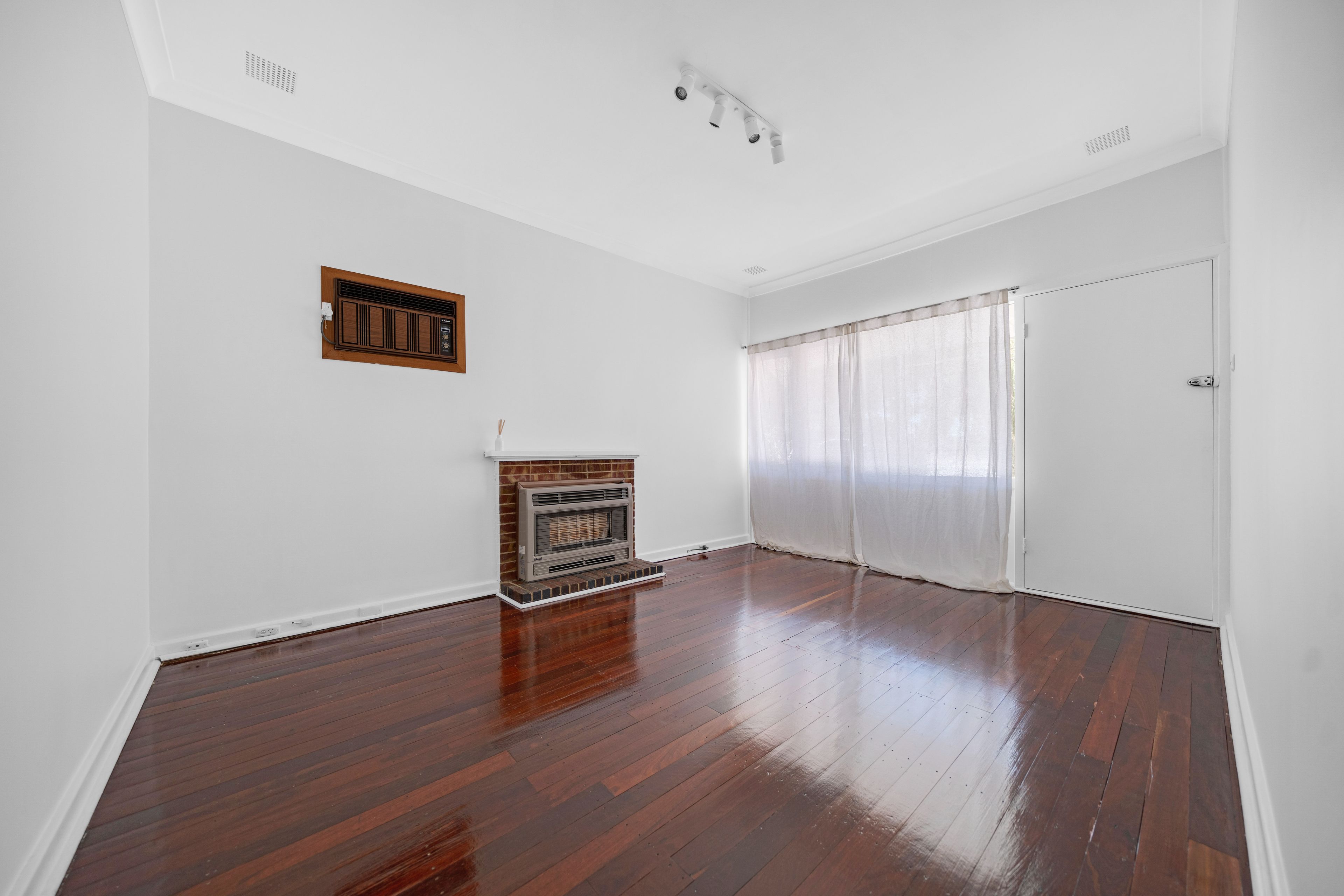 7 Hassett Street, Cloverdale, WA 6105