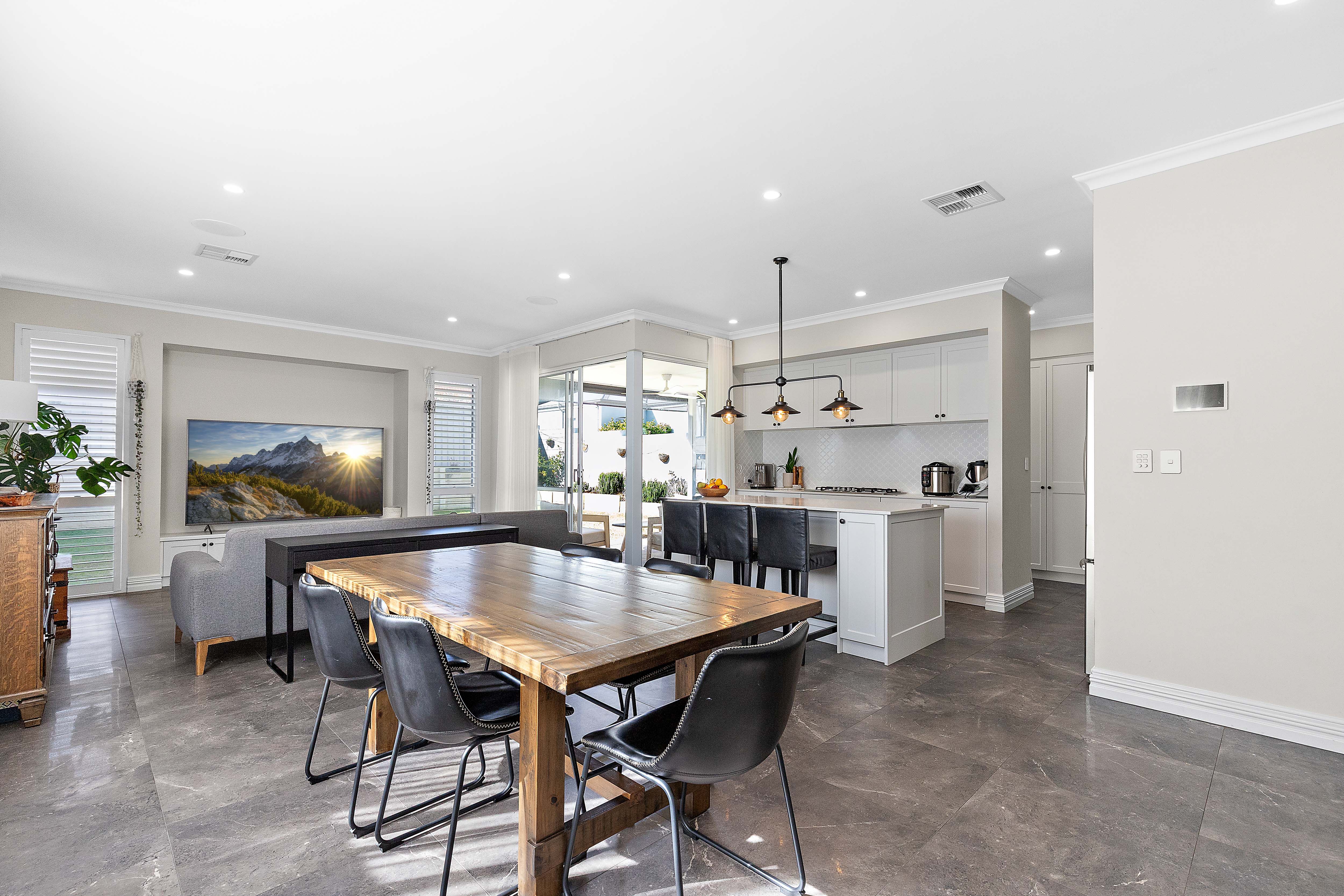 14 York Street — photo 2 of 21