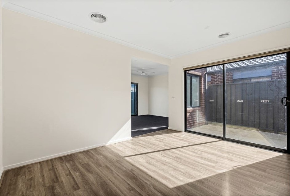 19 LAURINA Street, Kalkallo, VIC 3064