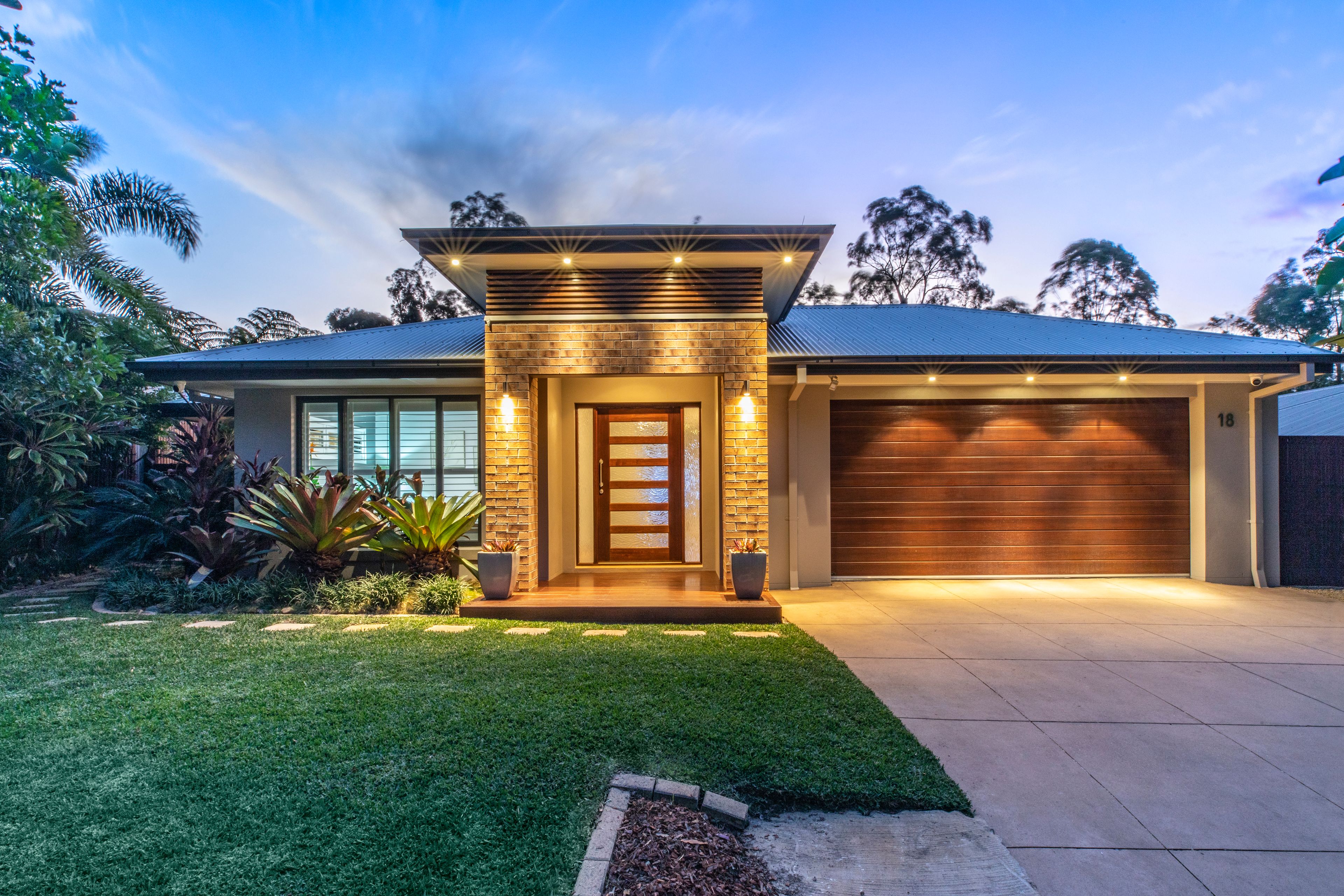 18 Murphys Lane, Oxenford, QLD 4210