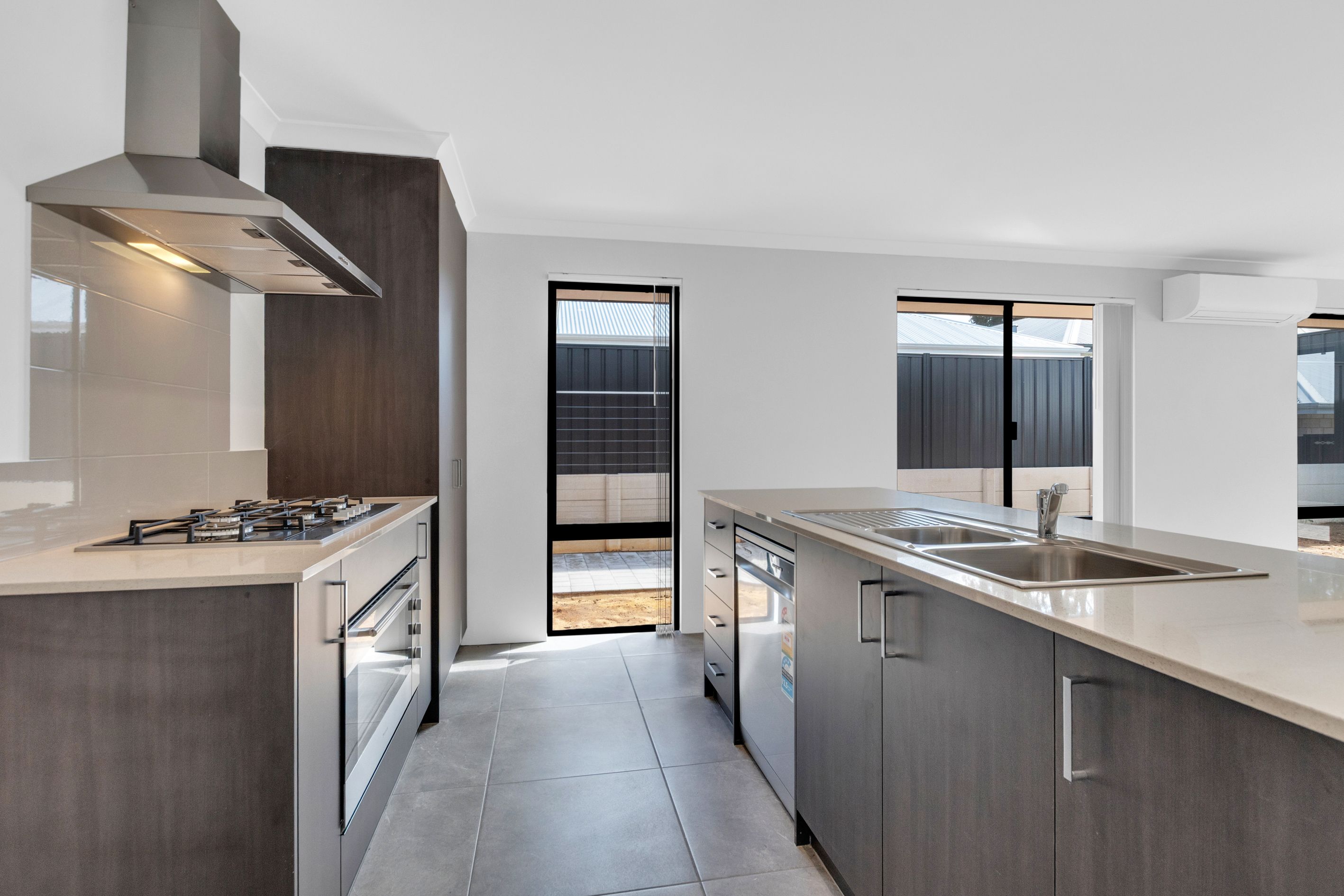 4 Taylor Mews — photo 6 of 16