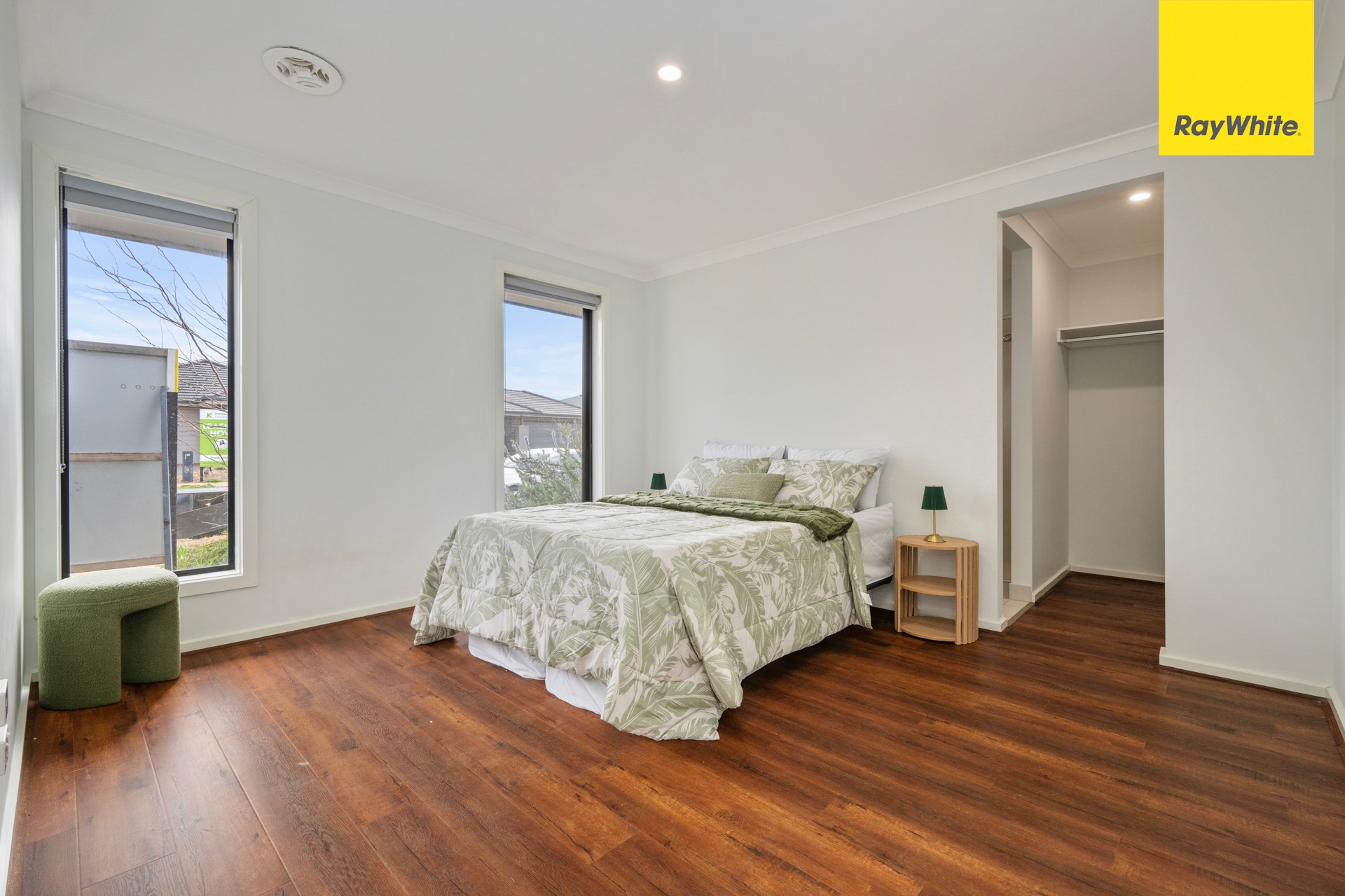 15 Dhalla Street, THORNHILL PARK, VIC 3335