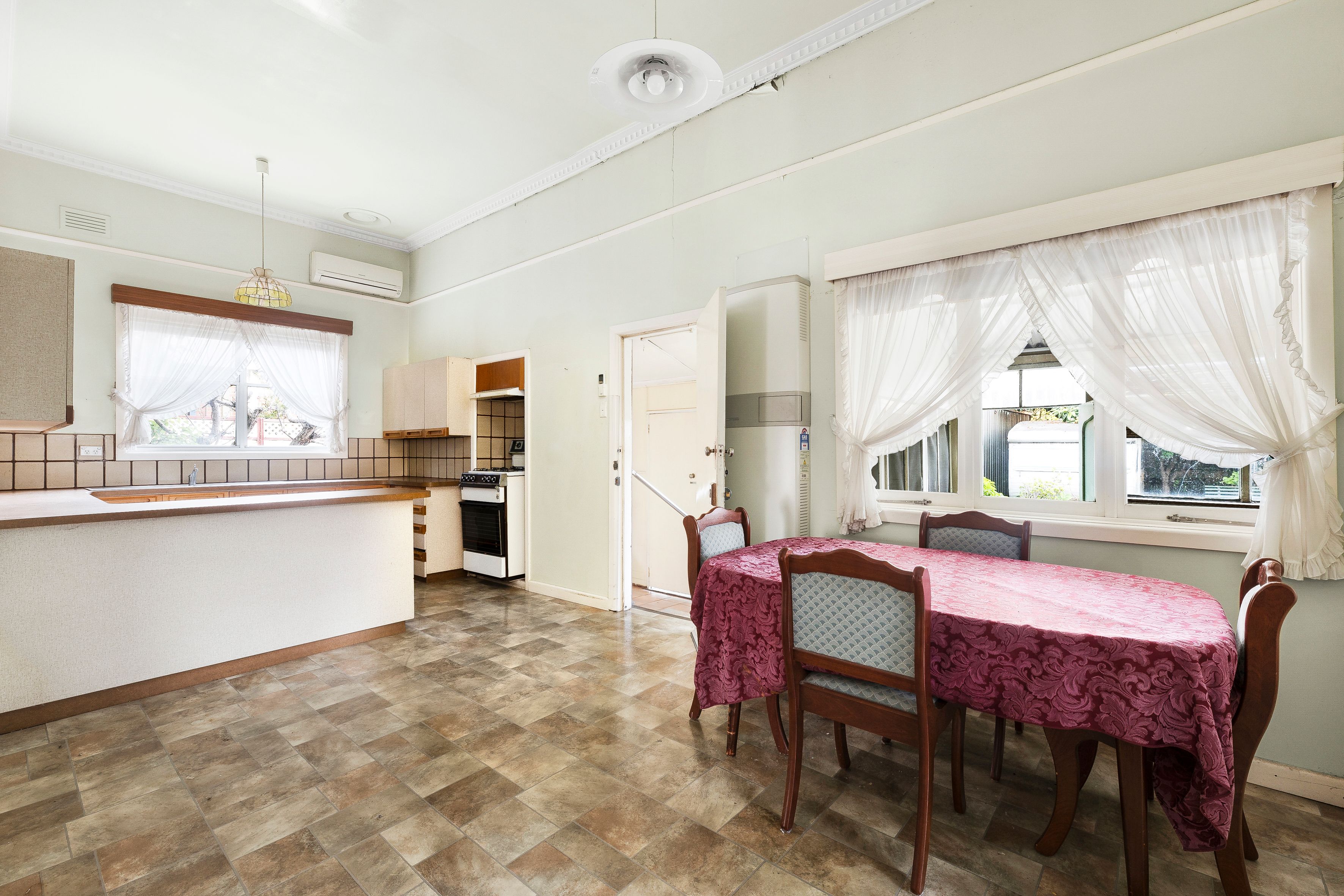 76 Munro Street — photo 13 of 18
