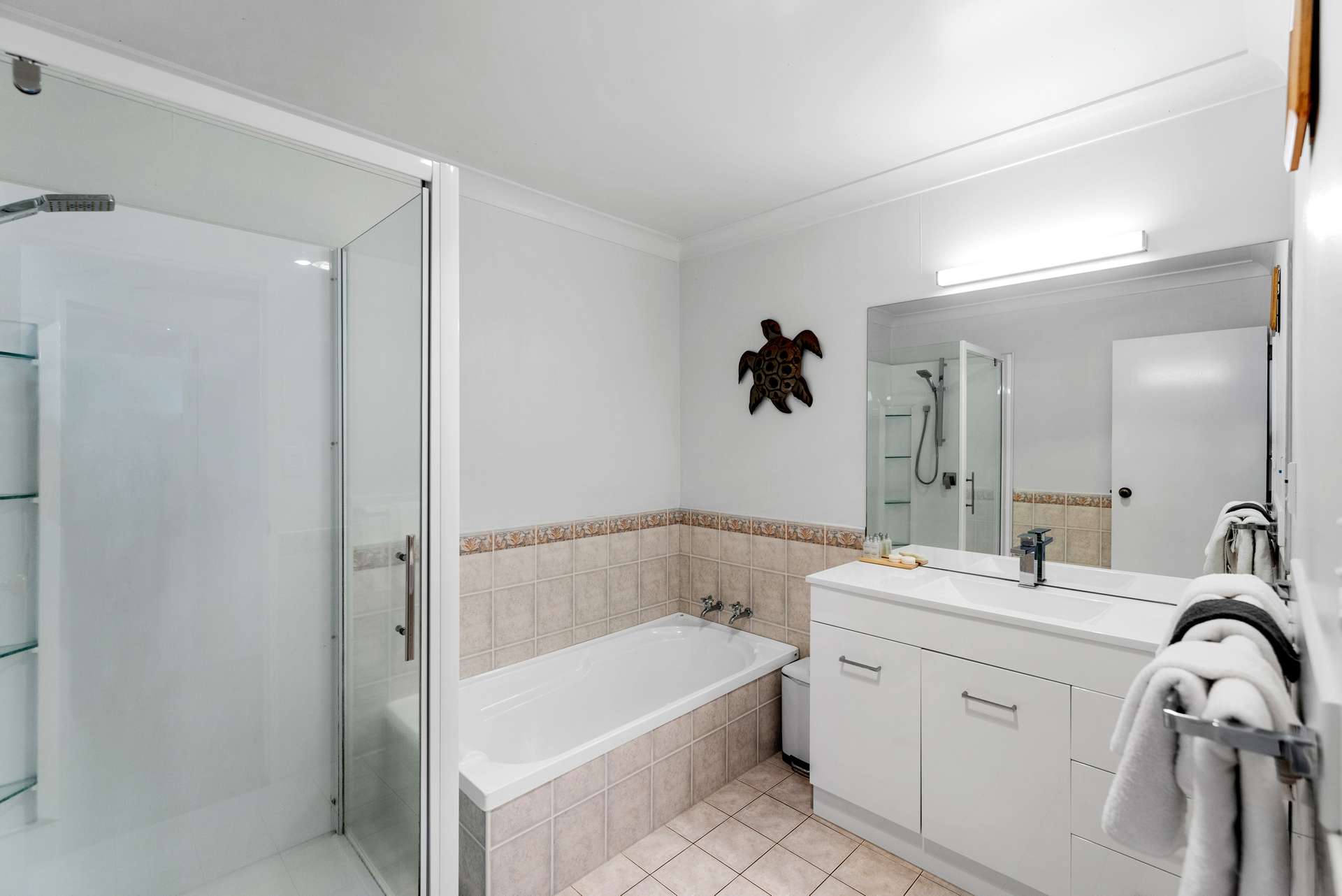 21/111 Santa Monica Drive photo 23