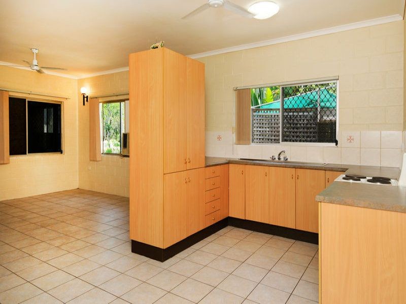 1/106 Wistaria Street, Holloways Beach, QLD 4878