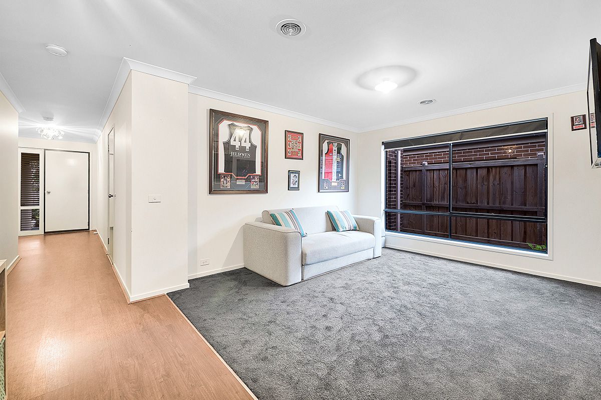 5 Coolana Drive, Clyde North, VIC 3978