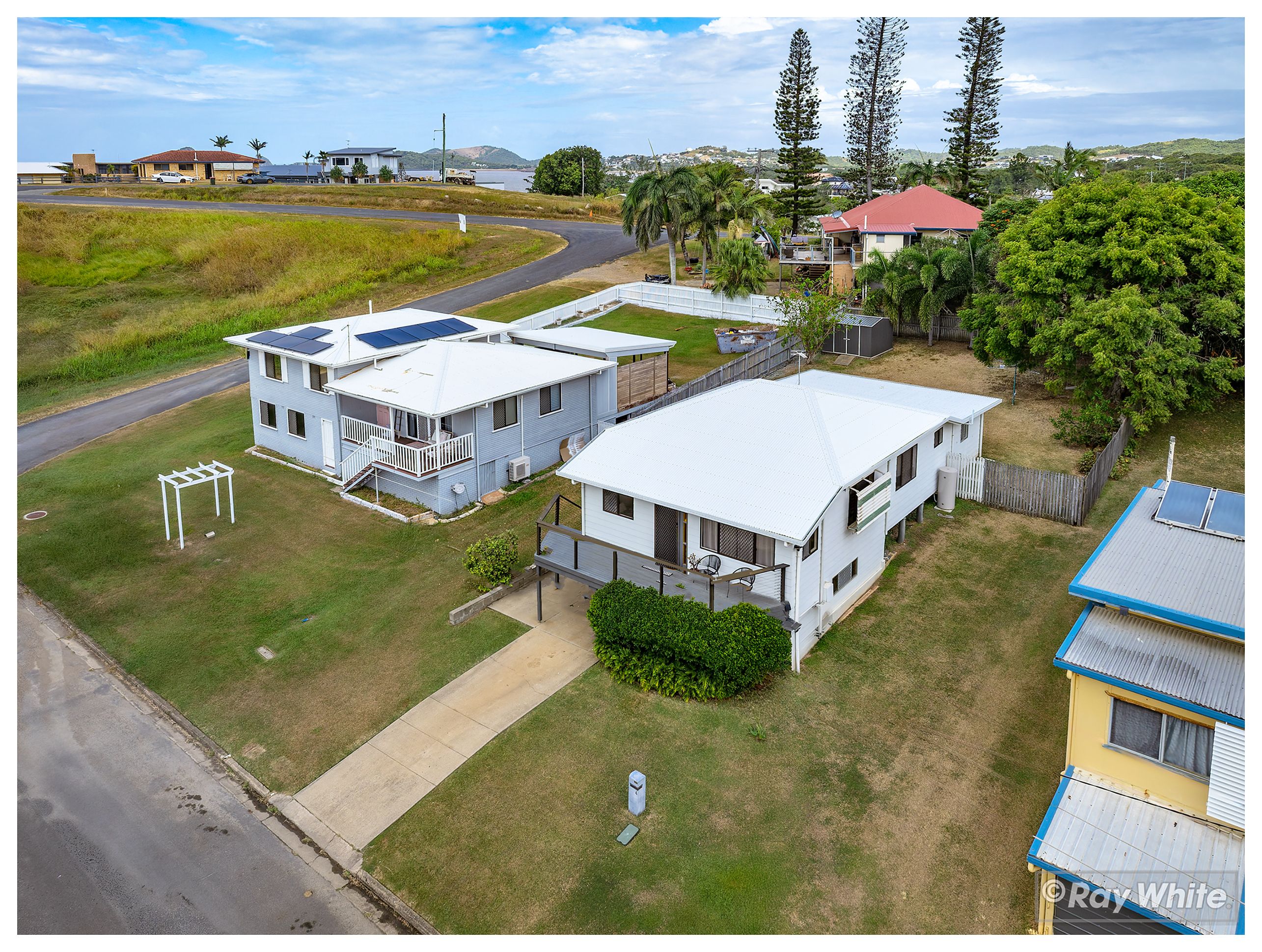 4 Davidson Street, Cooee Bay, QLD 4703