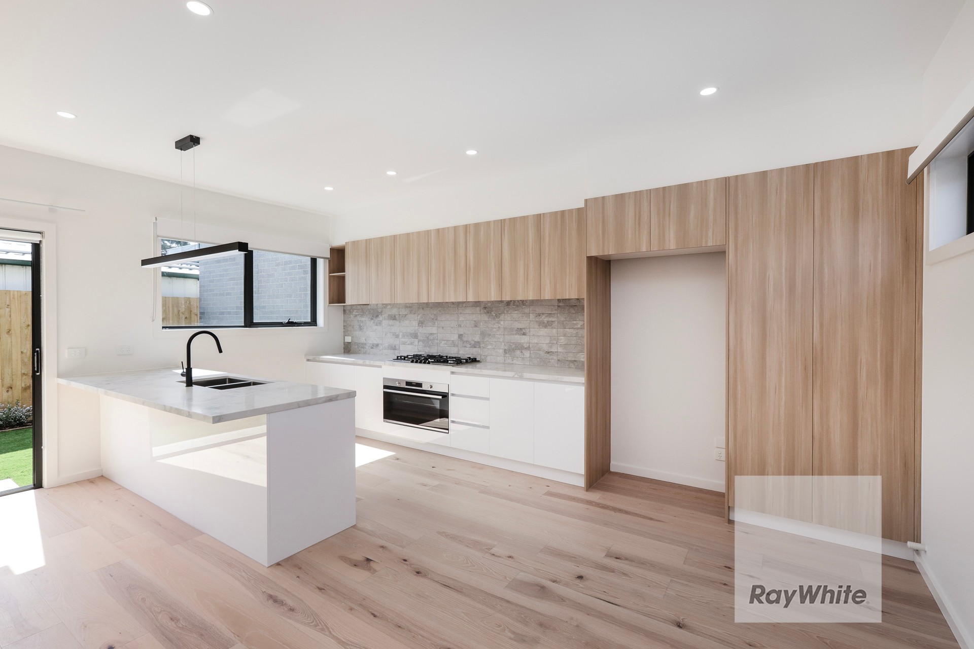 2/106 Bowes Avenue, Airport West, VIC 3042